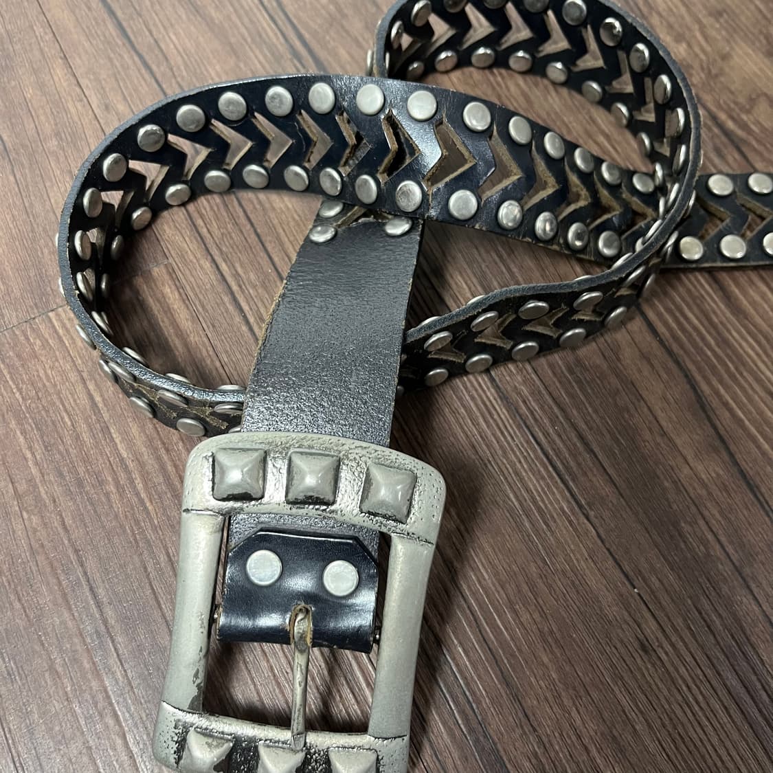 [JPN] 빈티지 펑크 스터드 컷아웃 레더 벨트 상품이미지3