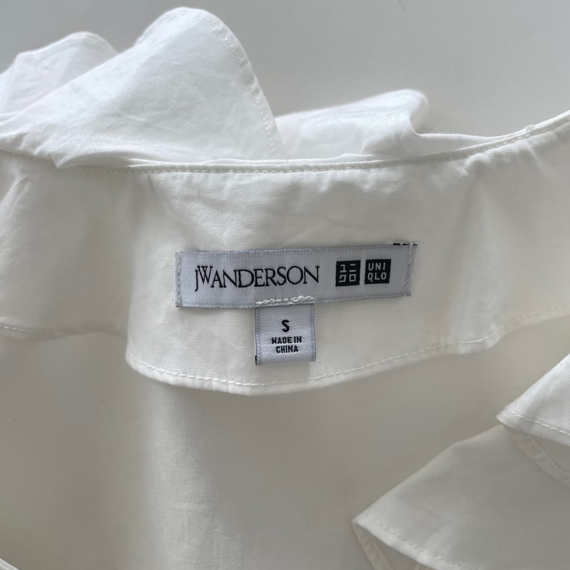 유니클로 jw앤더슨 프릴 코튼 셔츠 상품이미지9