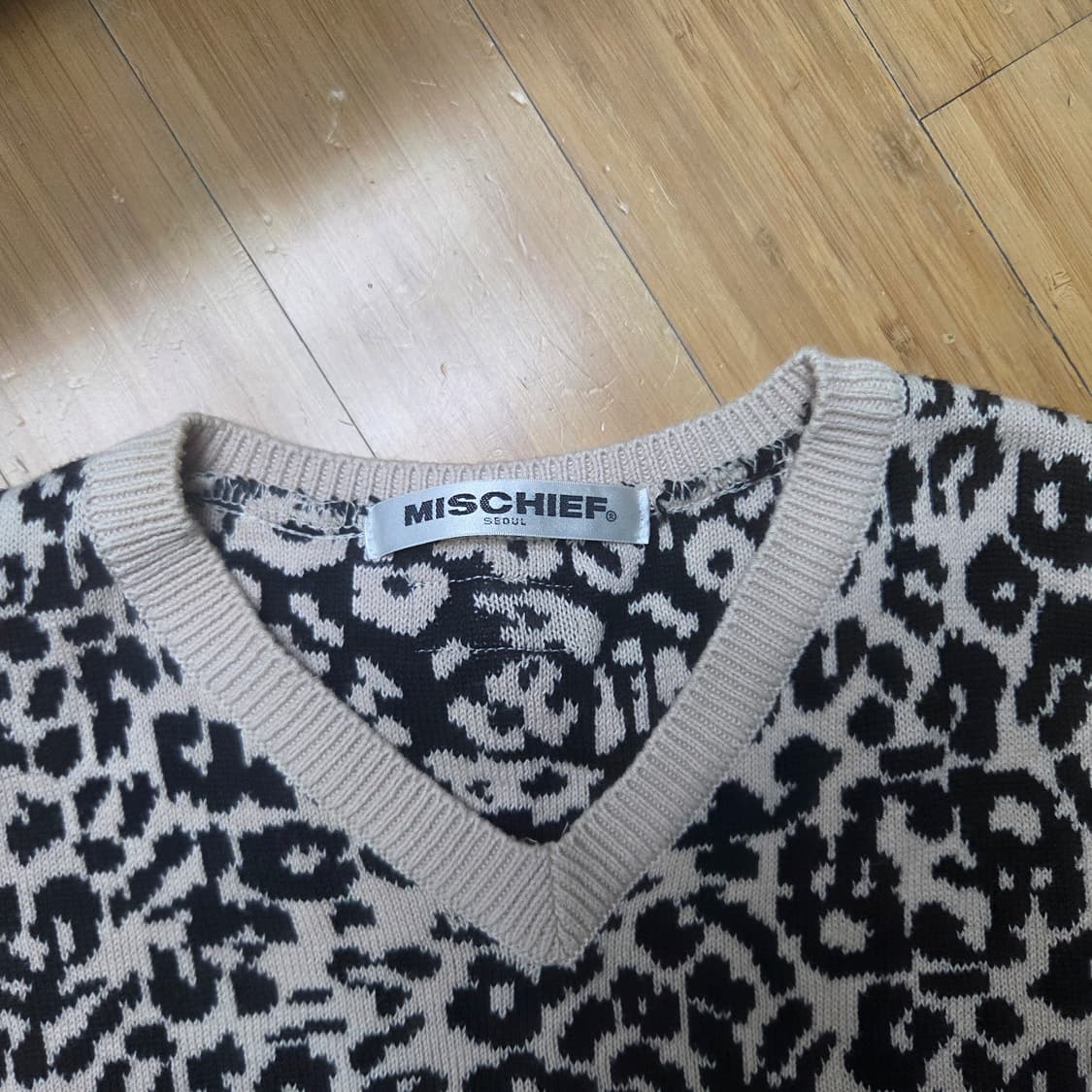미스치프 레오파드 니트 베스트 (M)
 상품이미지2