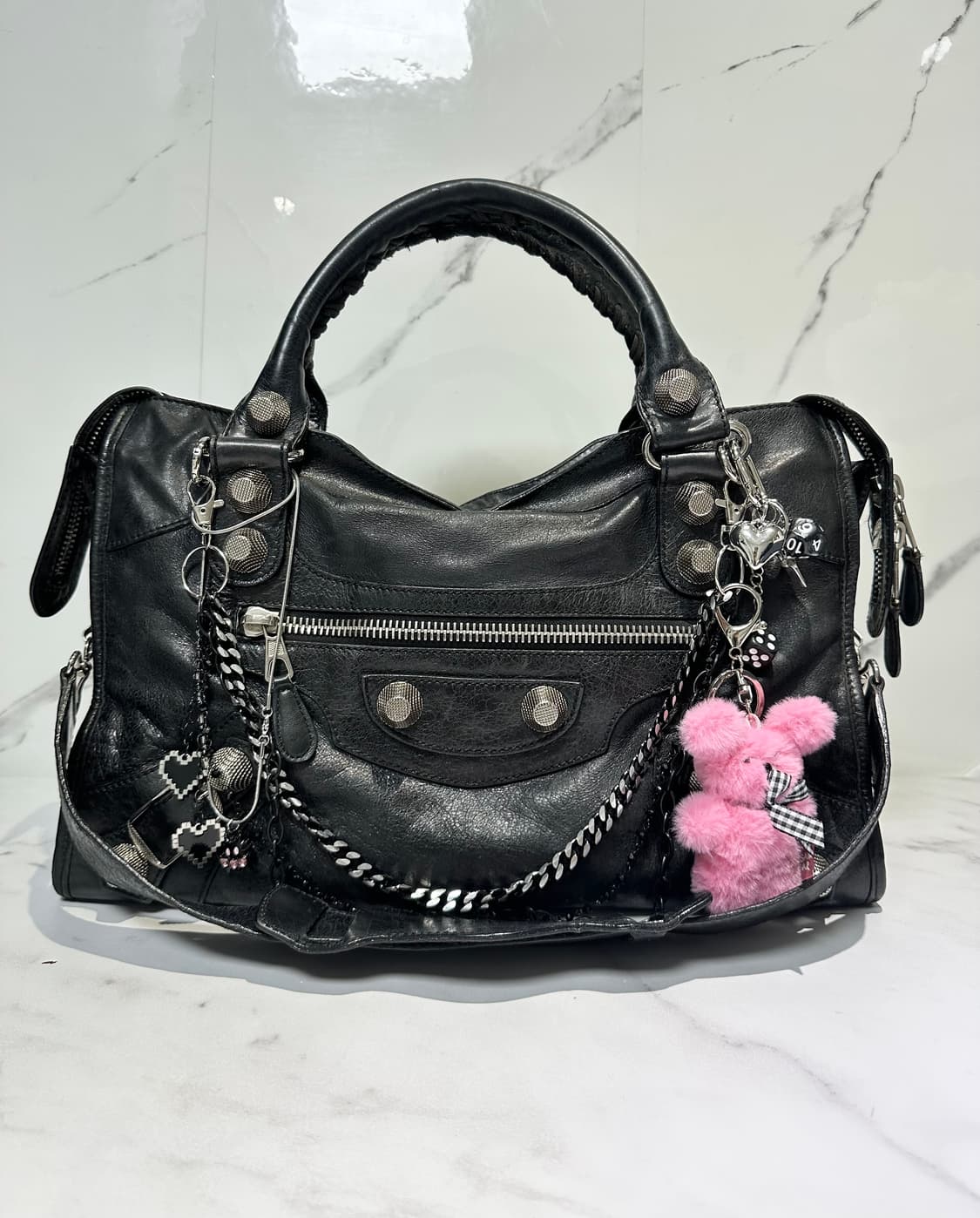 [A 정품] 발렌시아가 자이언트 시티 모터백 미디움 블랙 상품이미지2