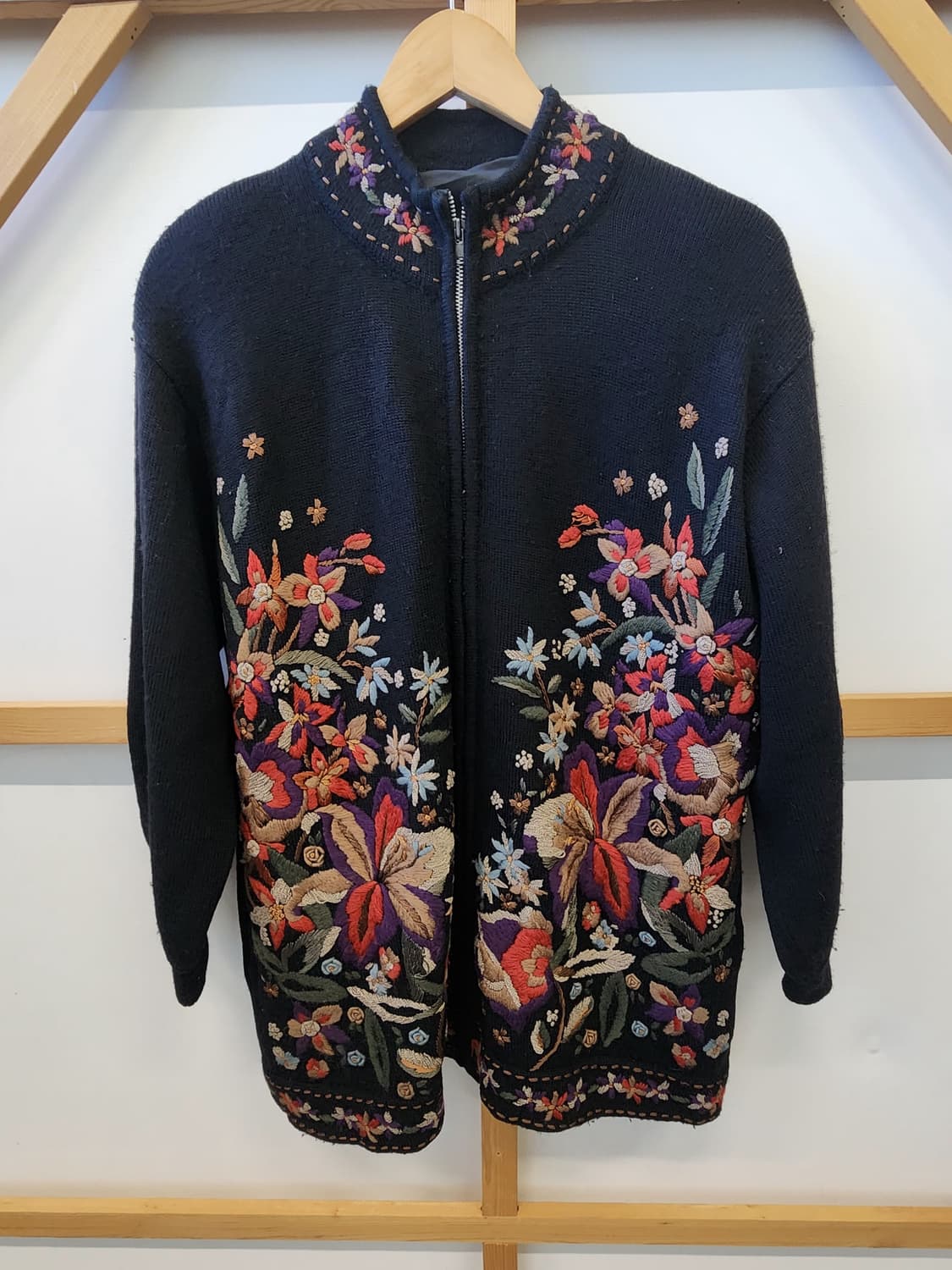 울 혼방 핸드 자수 니트 가디건 상품이미지1