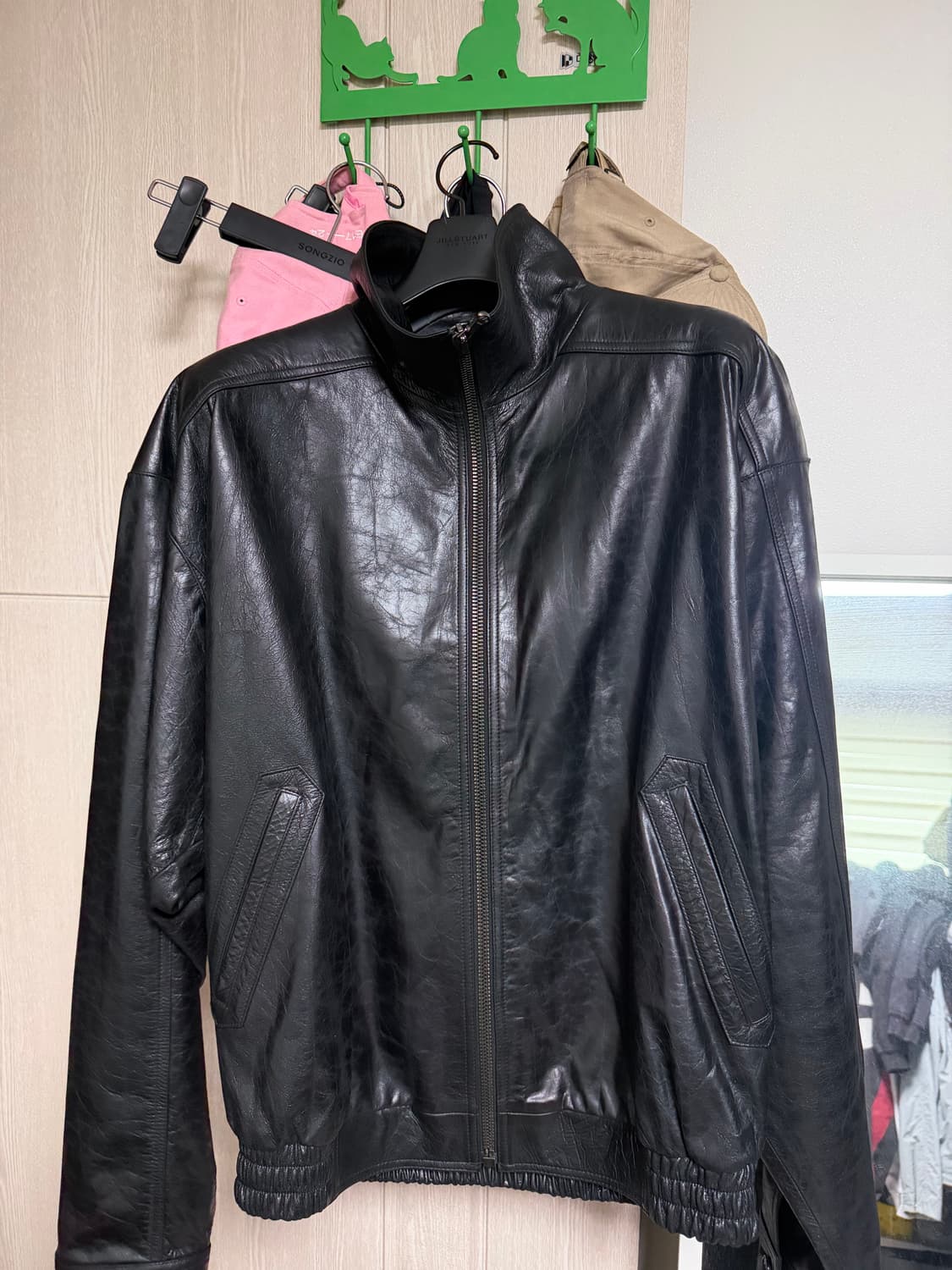 렉토 빈티지 크랙 하이넥 레더 판매합니다. 상품이미지1