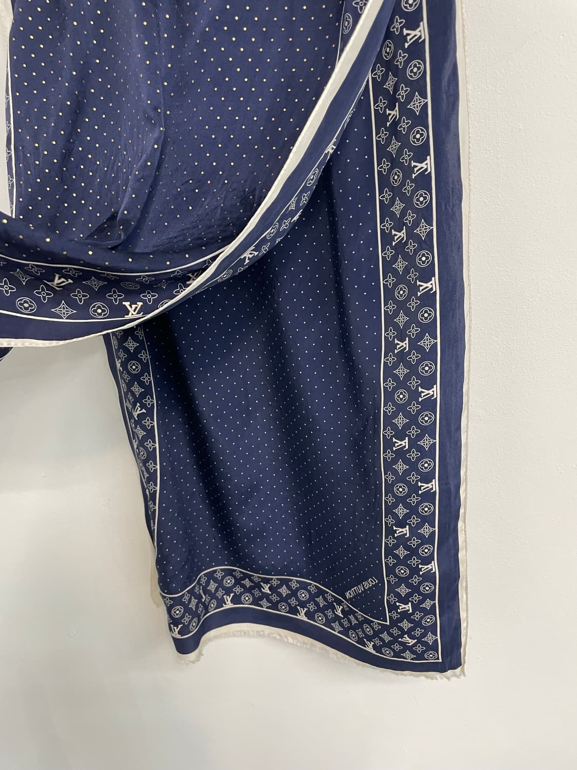 루이비통 실크 스카프 상품이미지4