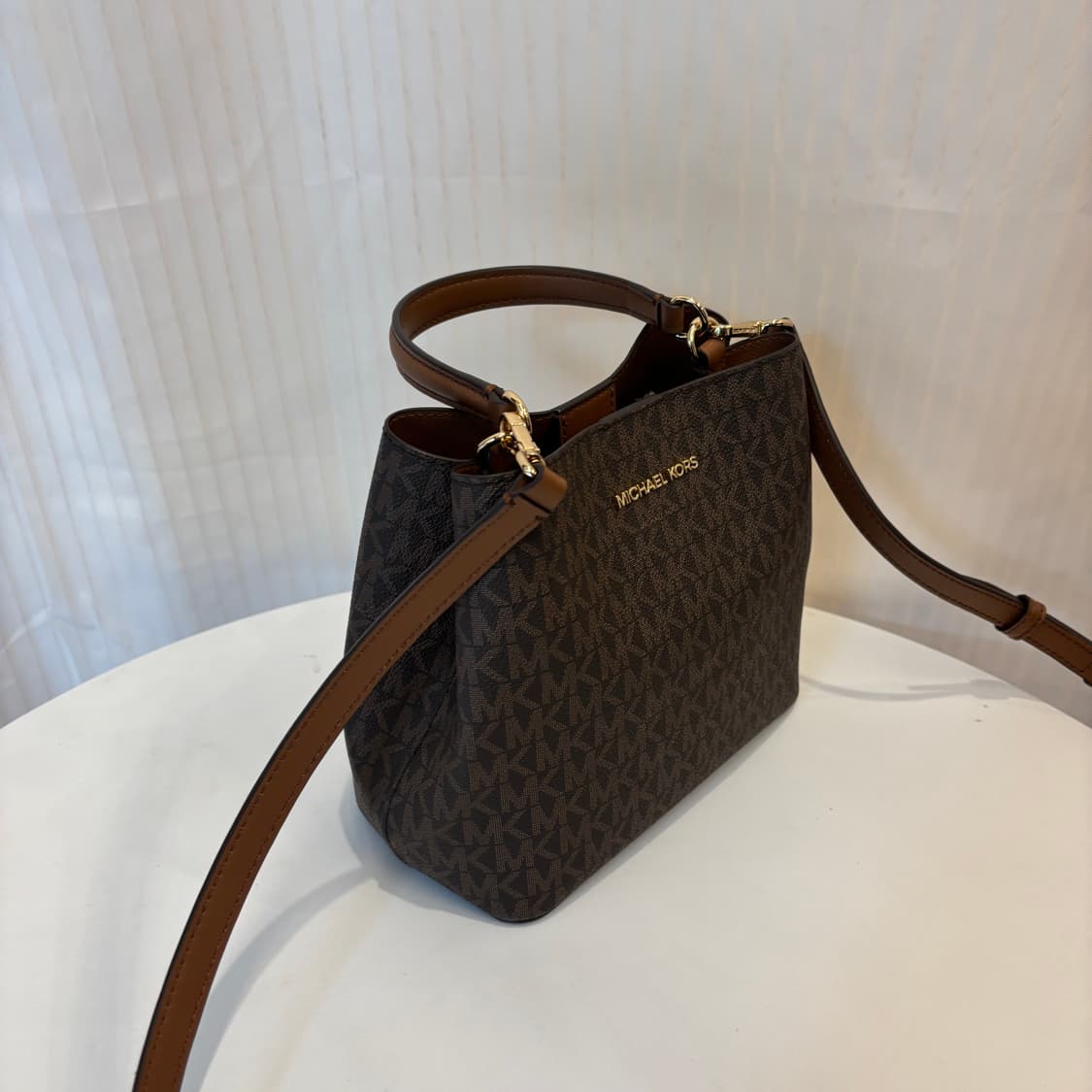 정품 마이클코어스 투웨이 크로스백     상품이미지4