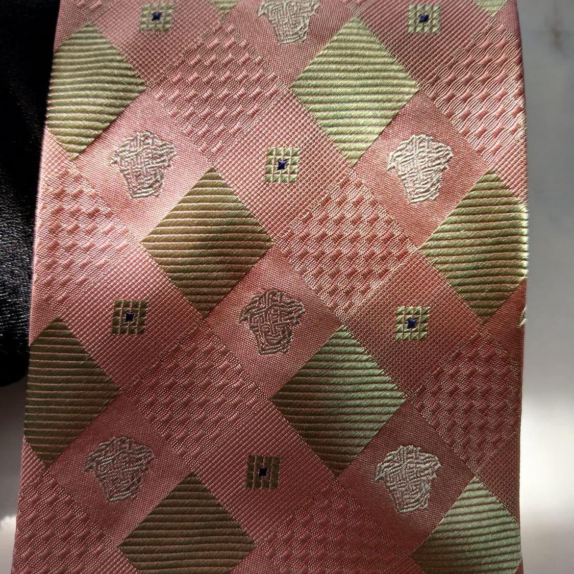 베르사체 실크 체크 메두사 넥타이 9.5cm A+등급 A18785
 상품이미지7