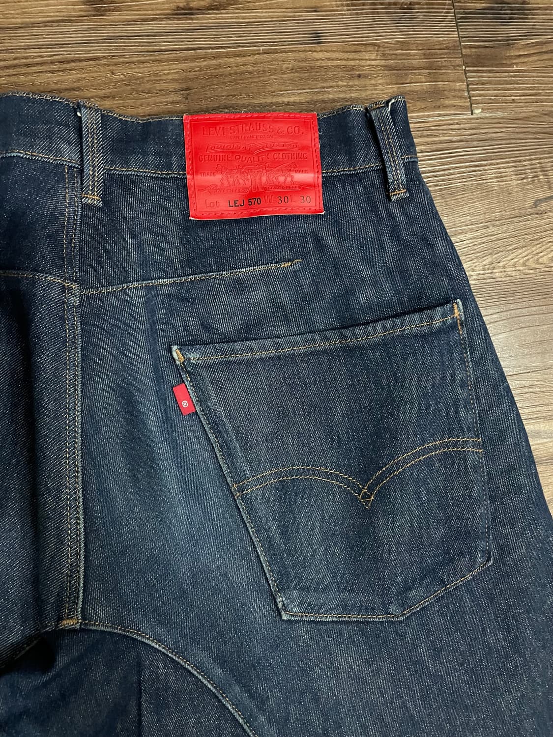 리바이스 엔지니어드진 LEJ570 베기 테이퍼드 데님 팬츠 상품이미지9