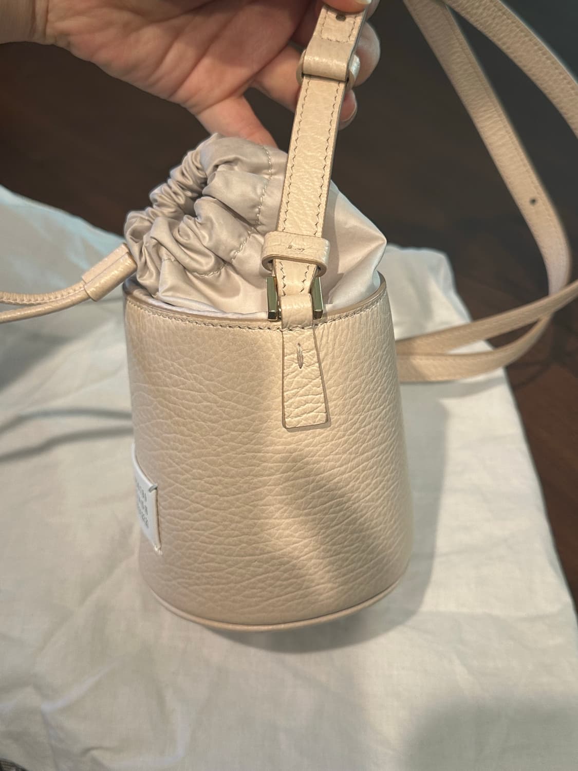 메종마르지엘라 5ac 마이크로 버킷백 상품이미지4