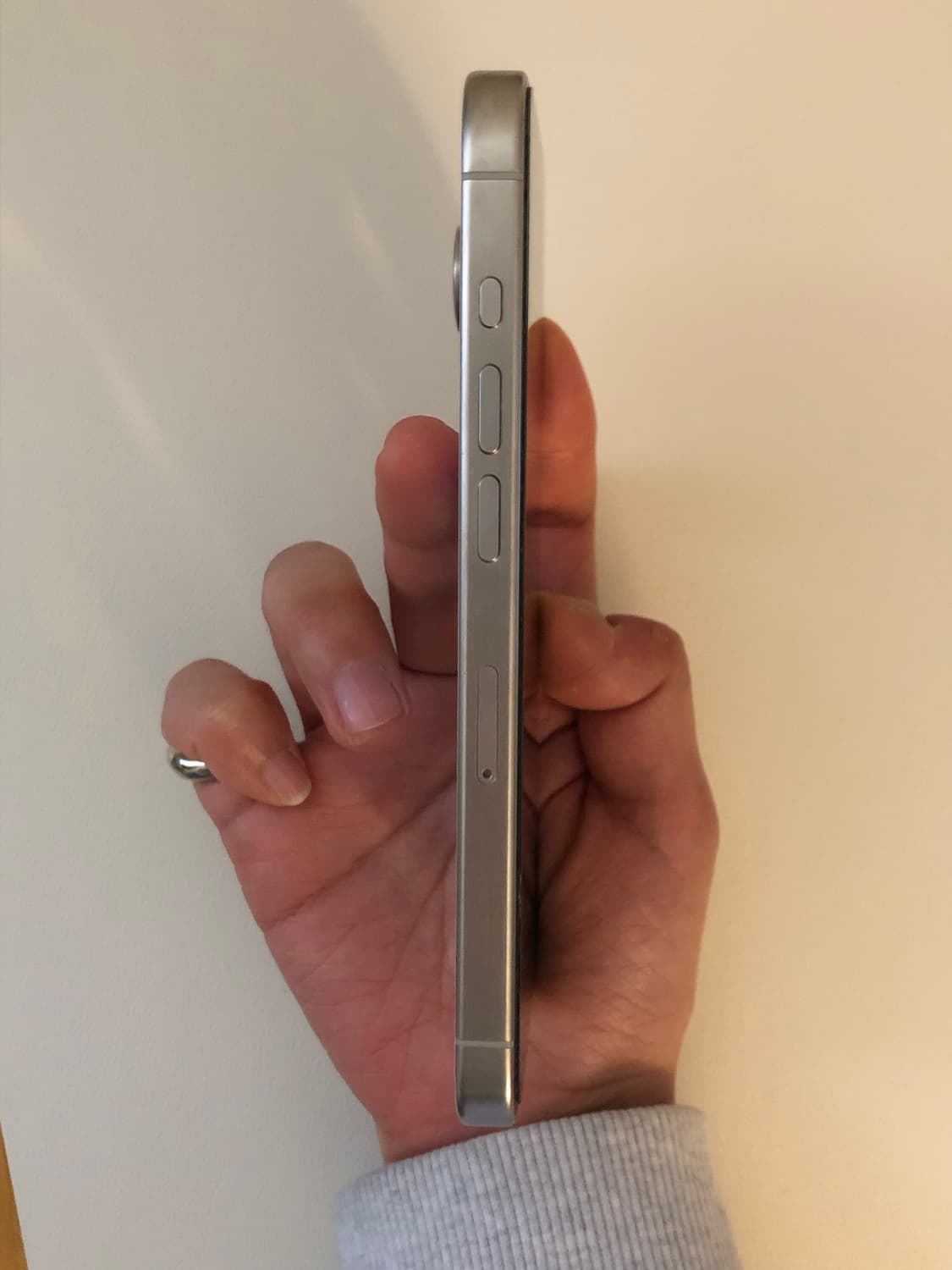 아이폰 15pro 256 화이트 (상태좋음) 상품이미지5