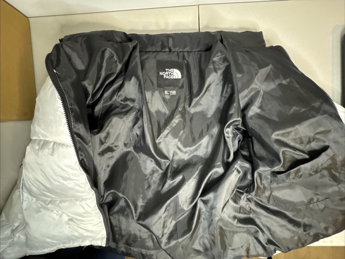 18FW 노스페이스 700 후디 패딩 화이트 블랙 상품이미지6