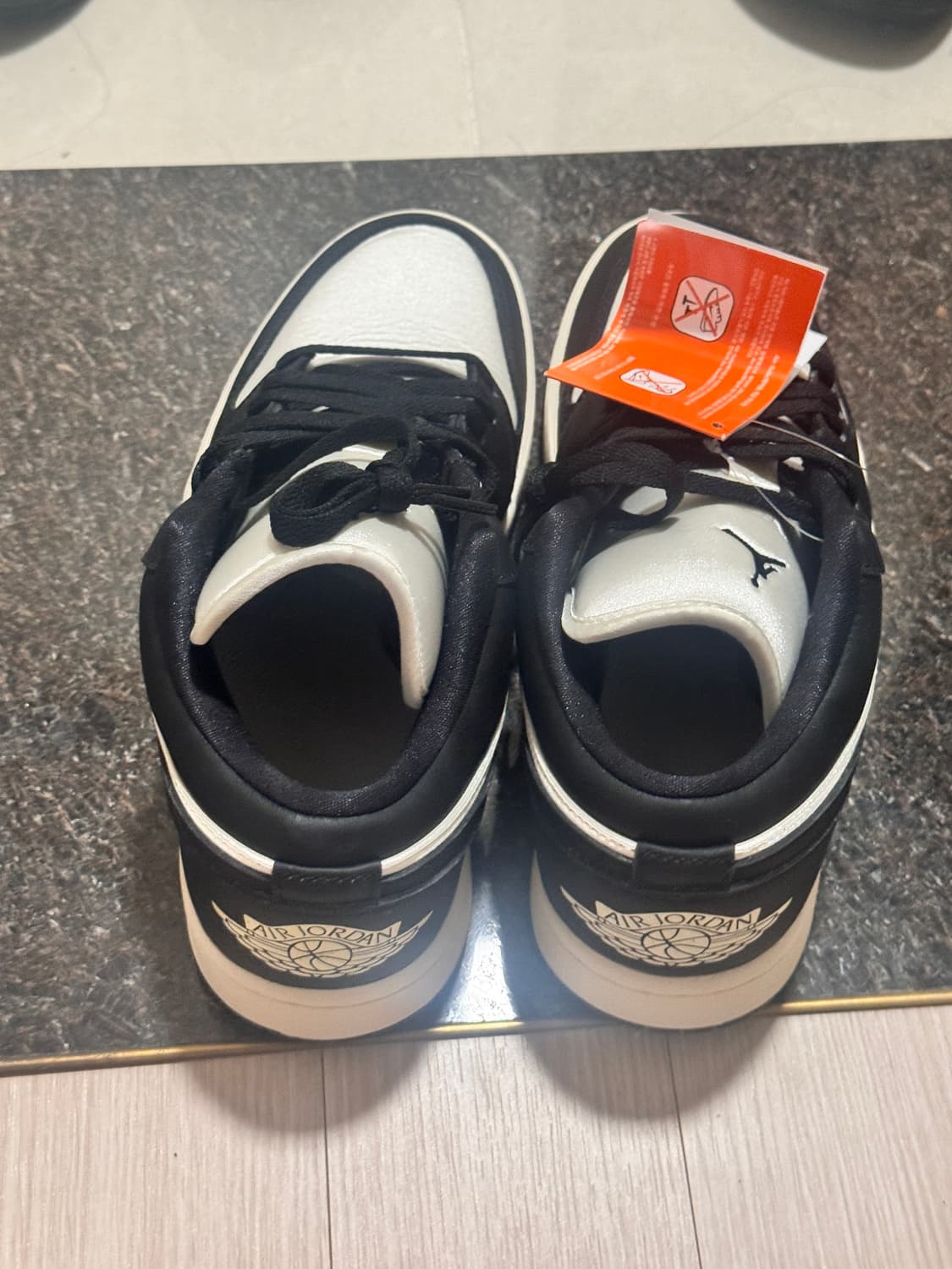 (W) 조던 1 로우 SE 세일 블랙 w270 상품이미지4