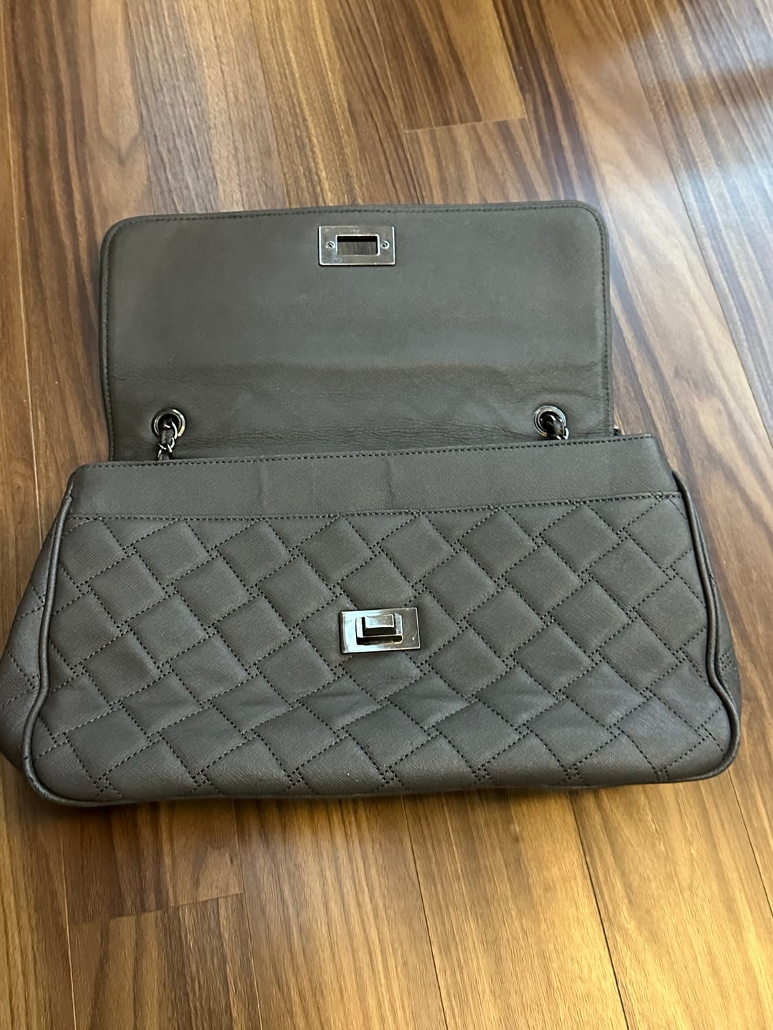 시슬리 퀄팅 체인 숄더백 회색 상품이미지2