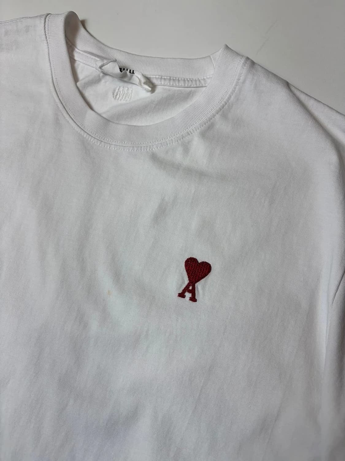 아미 AMI 스몰 하트 로고 반팔 티셔츠 PN9386 상품이미지3