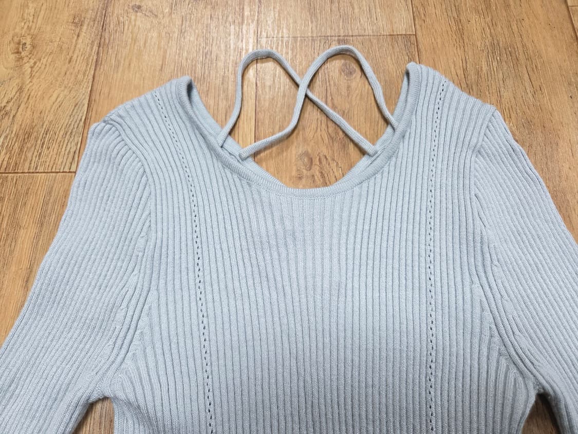 루에브르(LOEUVRE) 크로스 스트랩 니트탑 55 상품이미지6