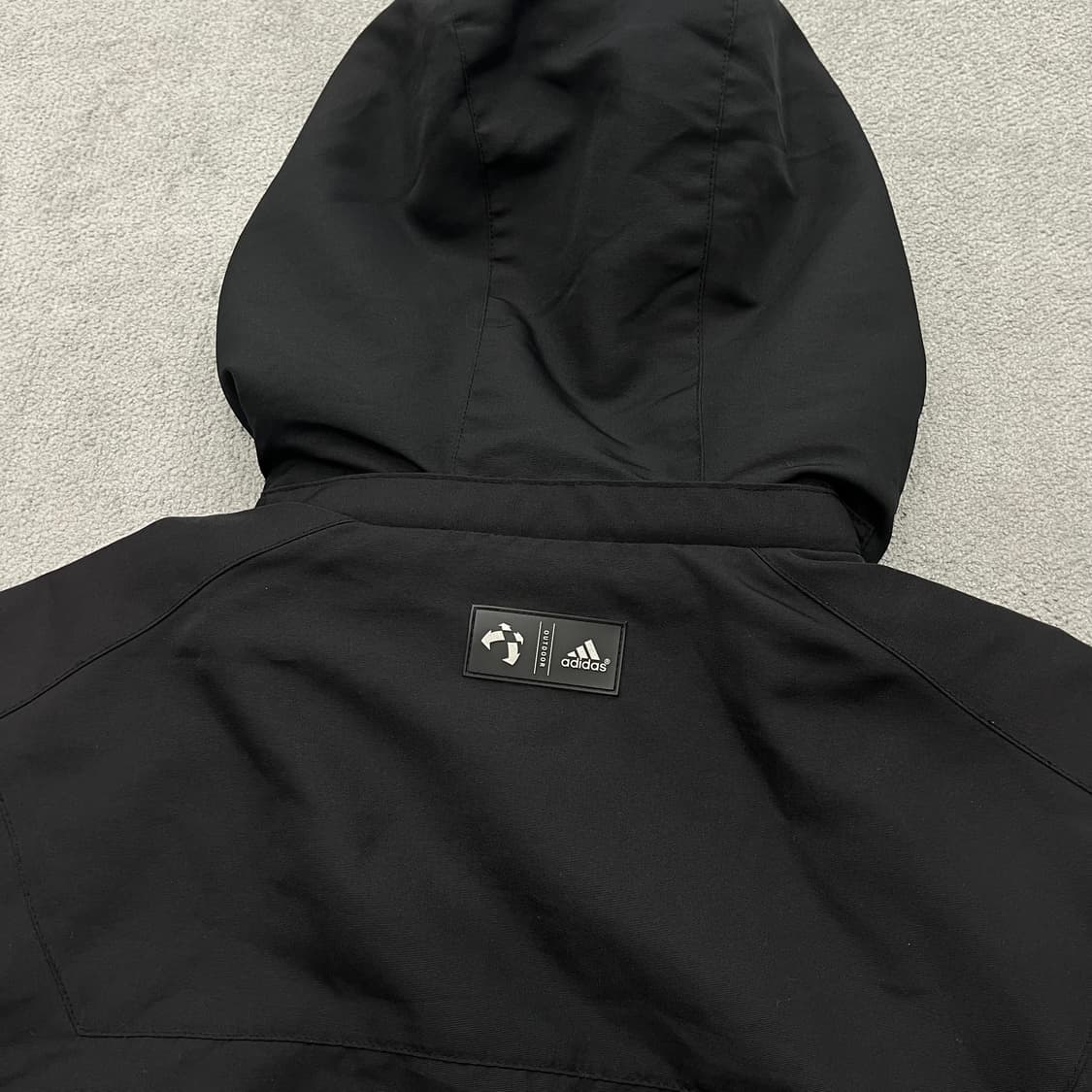 85 아디다스 여성 후드 바람막이 상품이미지5