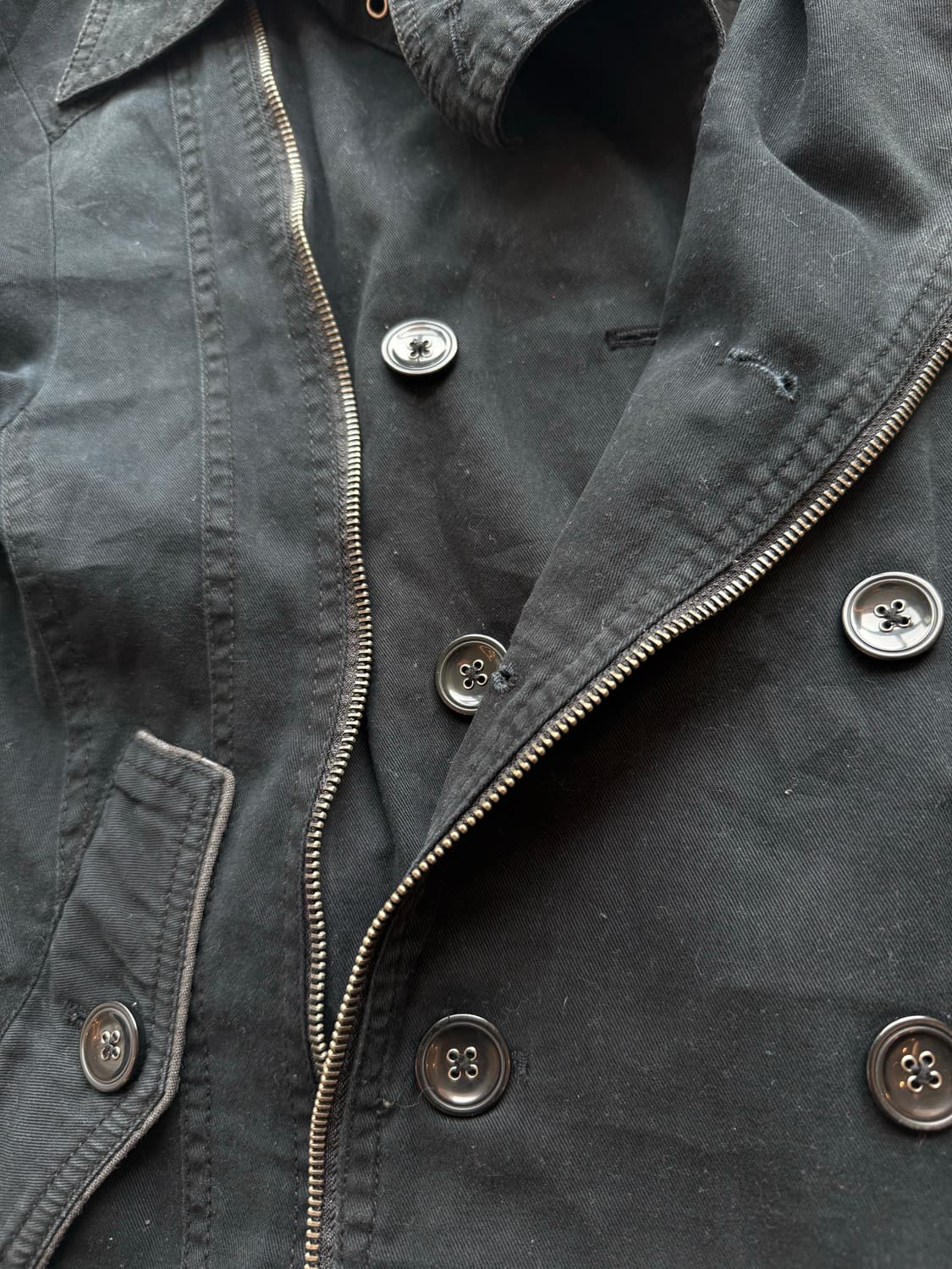 블랙 버튼 디테일 자켓 상품이미지3