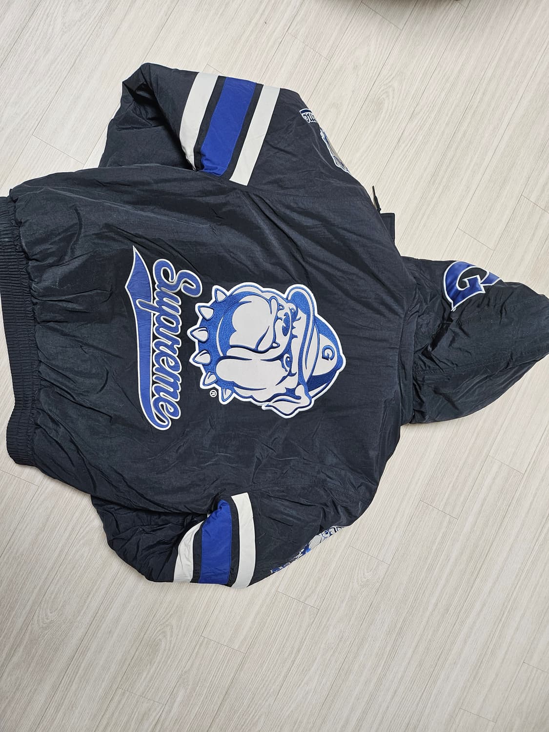 슈프림 미첼 & 네스 NCAA 후드 스타디움 자켓 블랙 - 24FW 상품이미지2