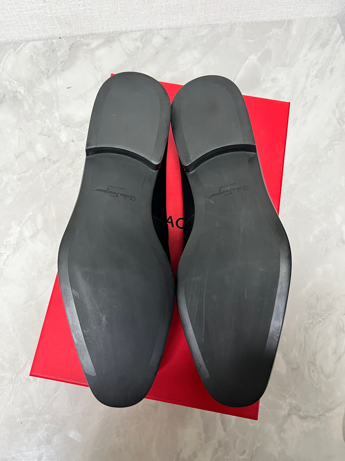 새상품)페라가모 남성 간치니 로퍼 블랙 7D (260추천) 상품이미지4