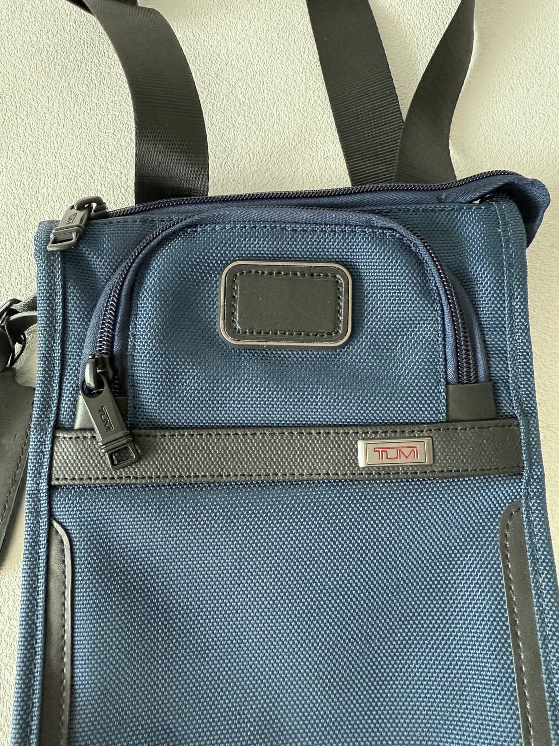 투미(TUMI) 크로스백 상품이미지3
