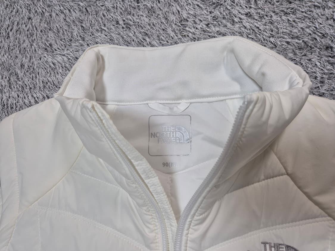 노스페이스 여성 경량 패딩 조끼 90(M) 상품이미지3