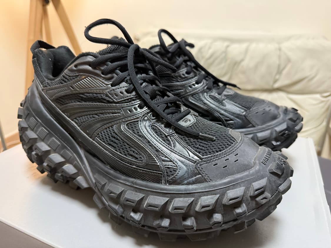 발렌시아가 디펜더 블랙 43 사이즈 상품이미지2