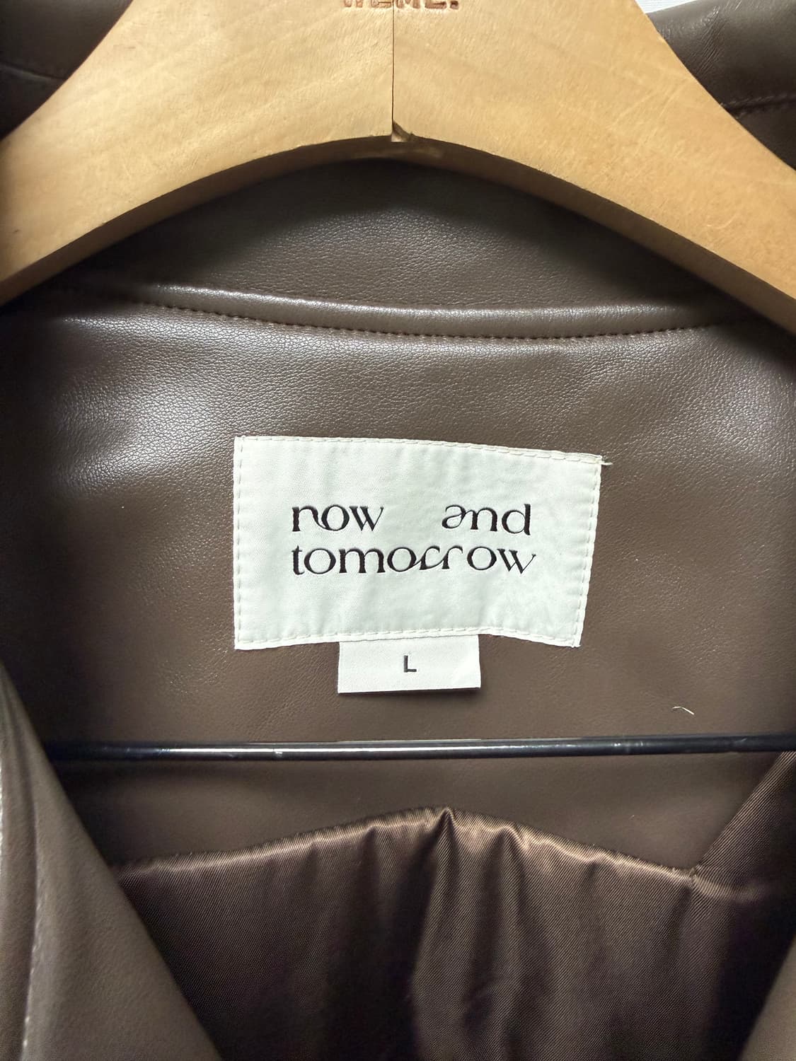 나우앤투모로우 레더 바시티자켓 상품이미지3