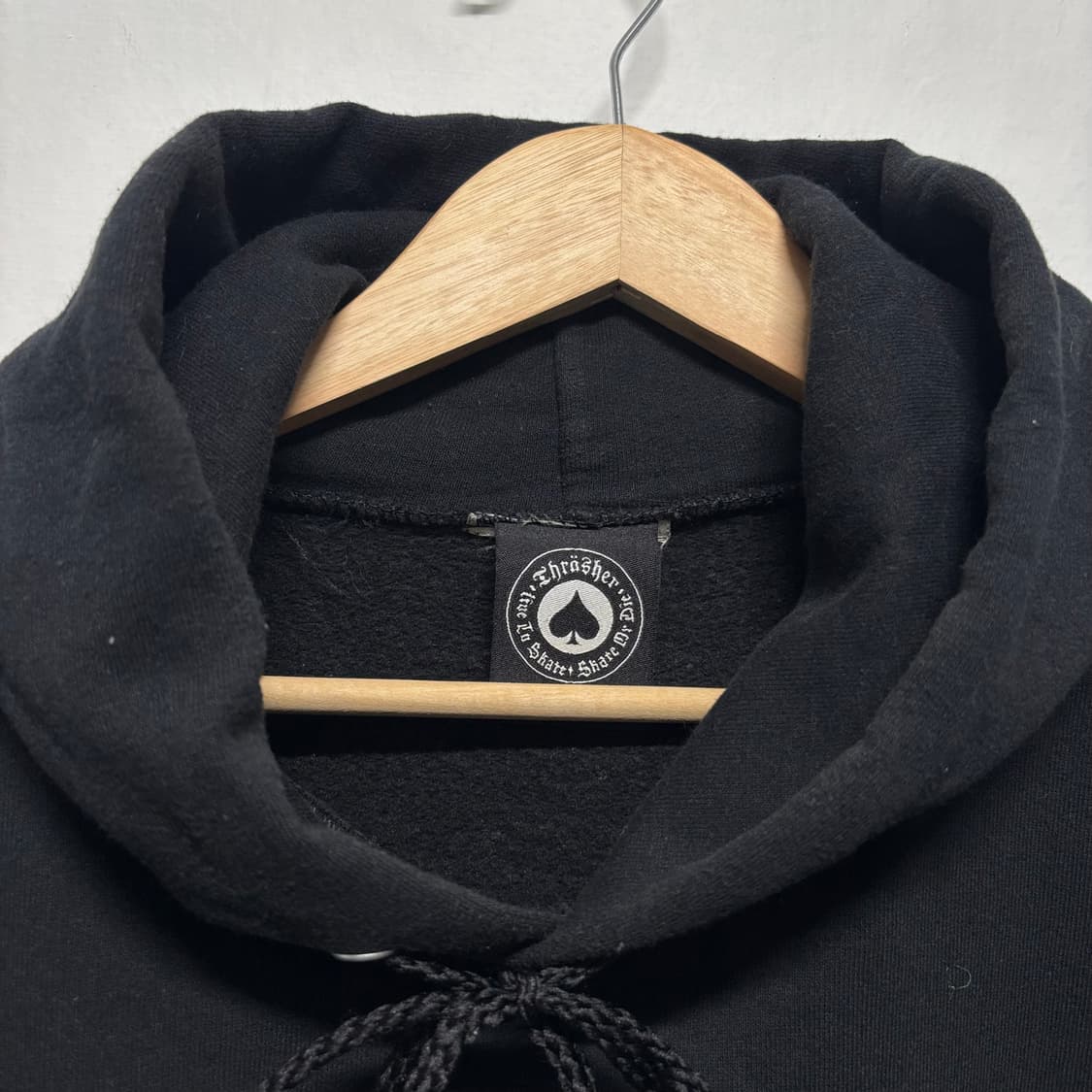 트레셔 블랙 프린팅 후드티 상품이미지3