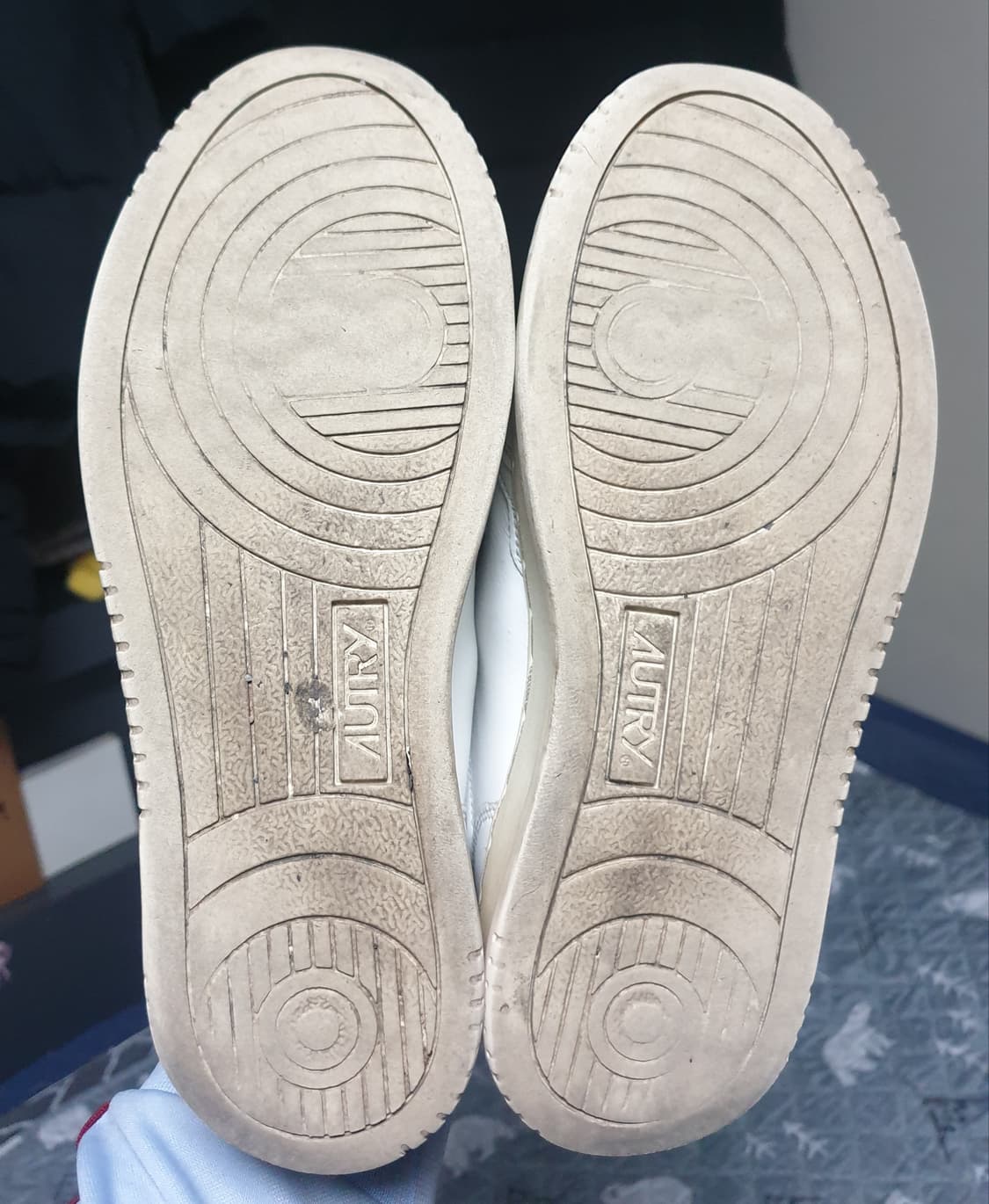 오트리 메달리스트 로우 스니커즈 37(240) 상품이미지5