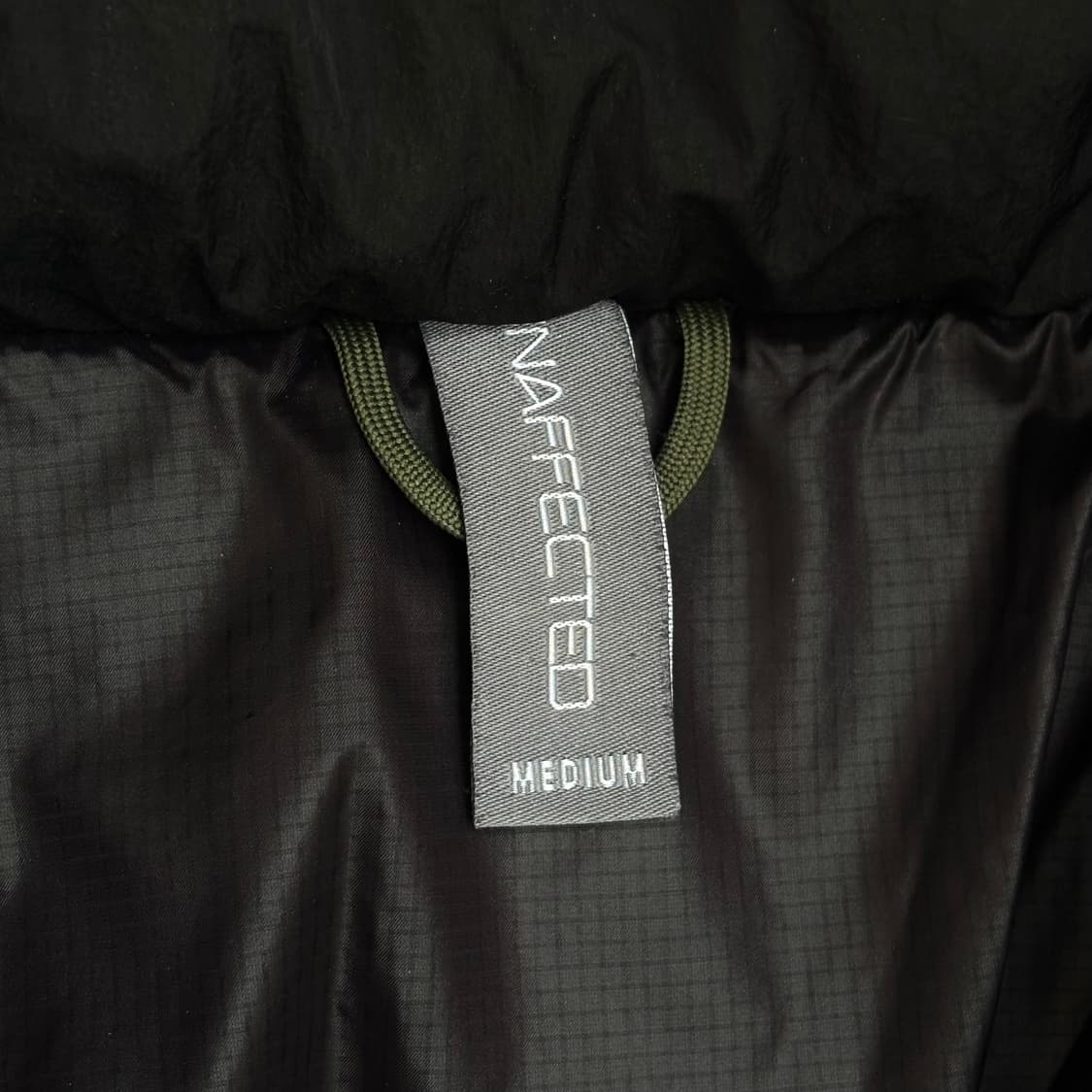 언어펙티드 콘트라스트 패널 다운 패딩 M 상품이미지6