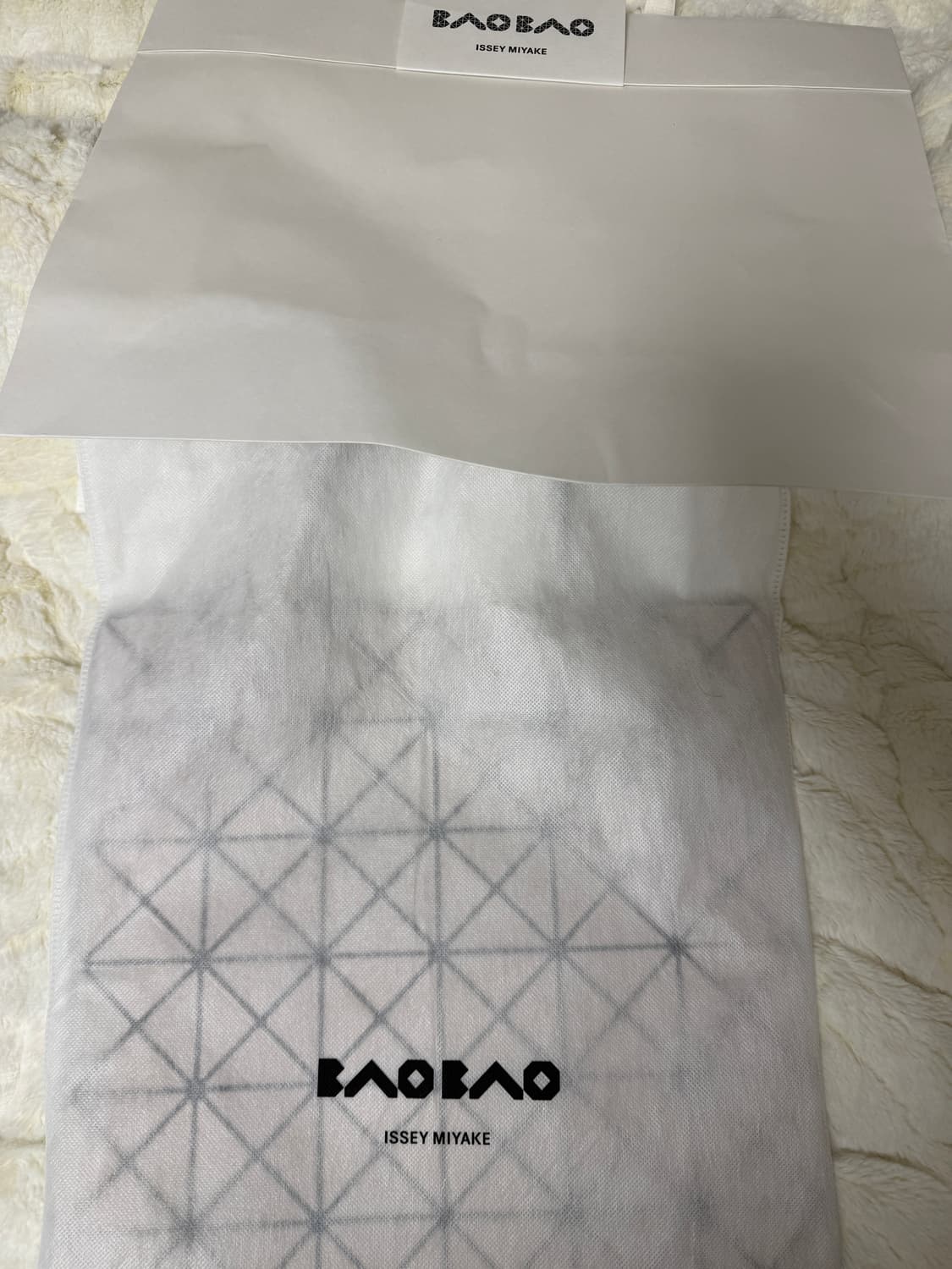 바오바오 루센트 토트백 베이지 새상품 상품이미지1