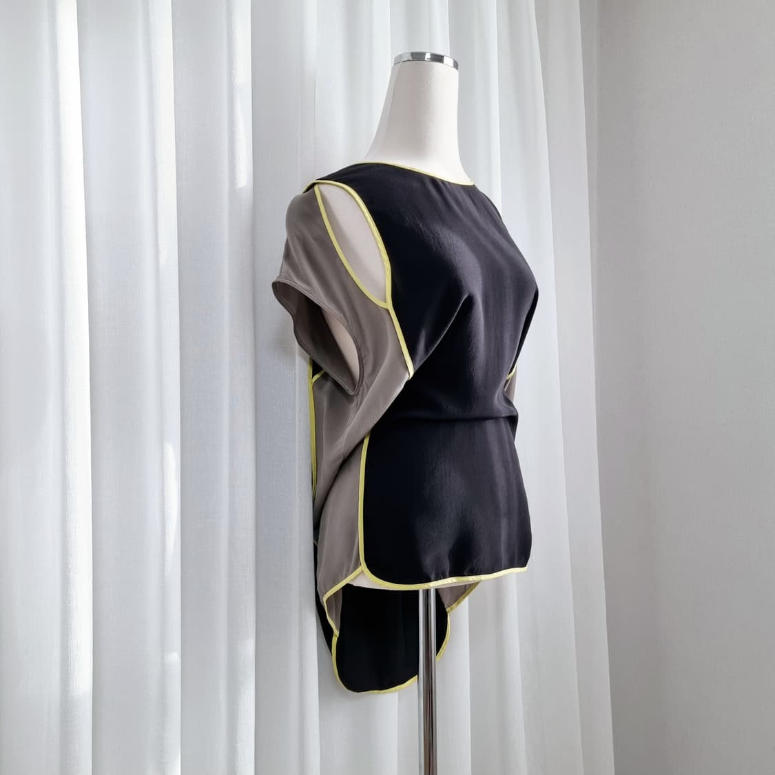 알렉산더왕 블라우스 실크100% (55-66/표기S) 상태좋아요 상품이미지1