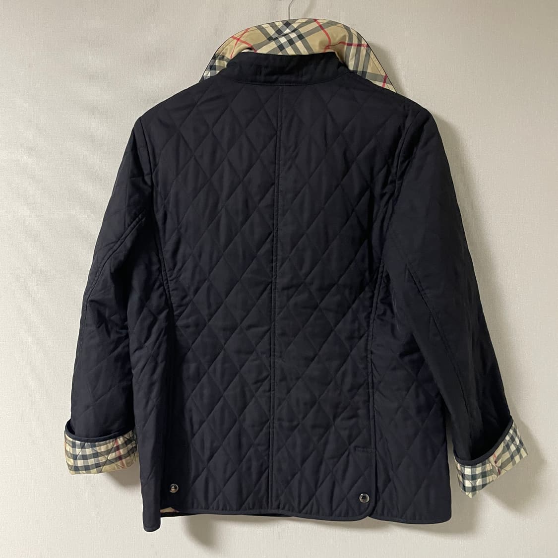 버버리 여성 퀄팅 점퍼 블랙 42 (66-77) 상품이미지5