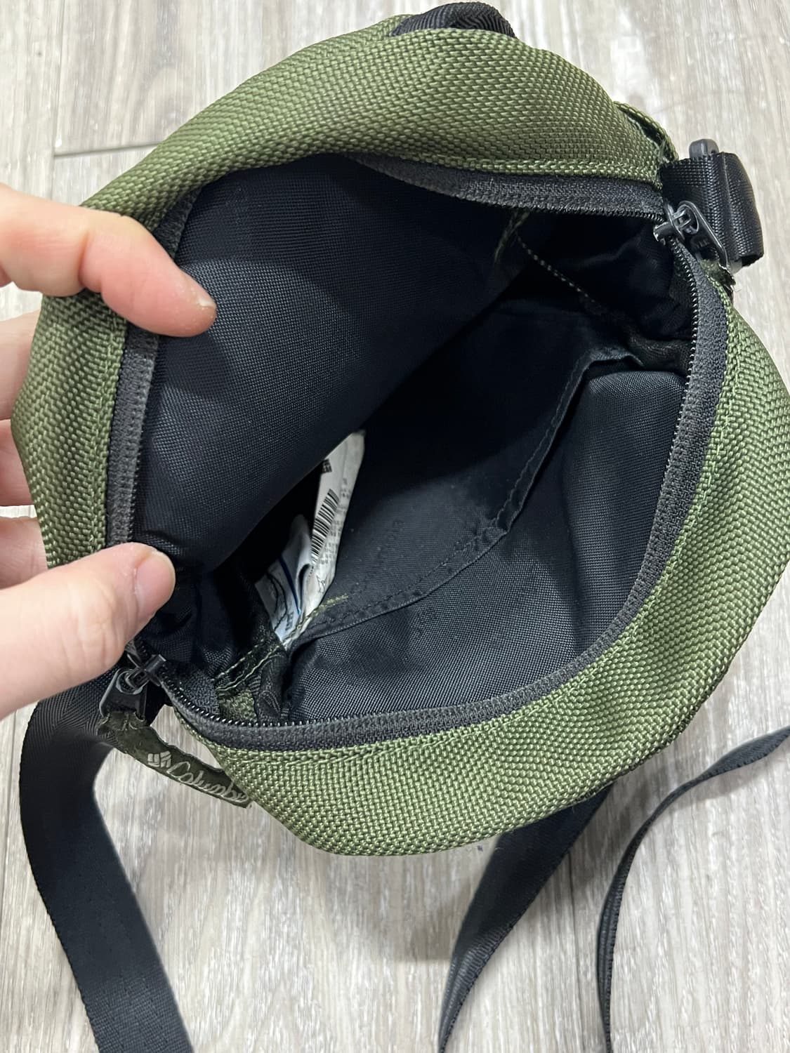 Columbia 컬럼비아 카키 크로스백 슬링백 상품이미지4