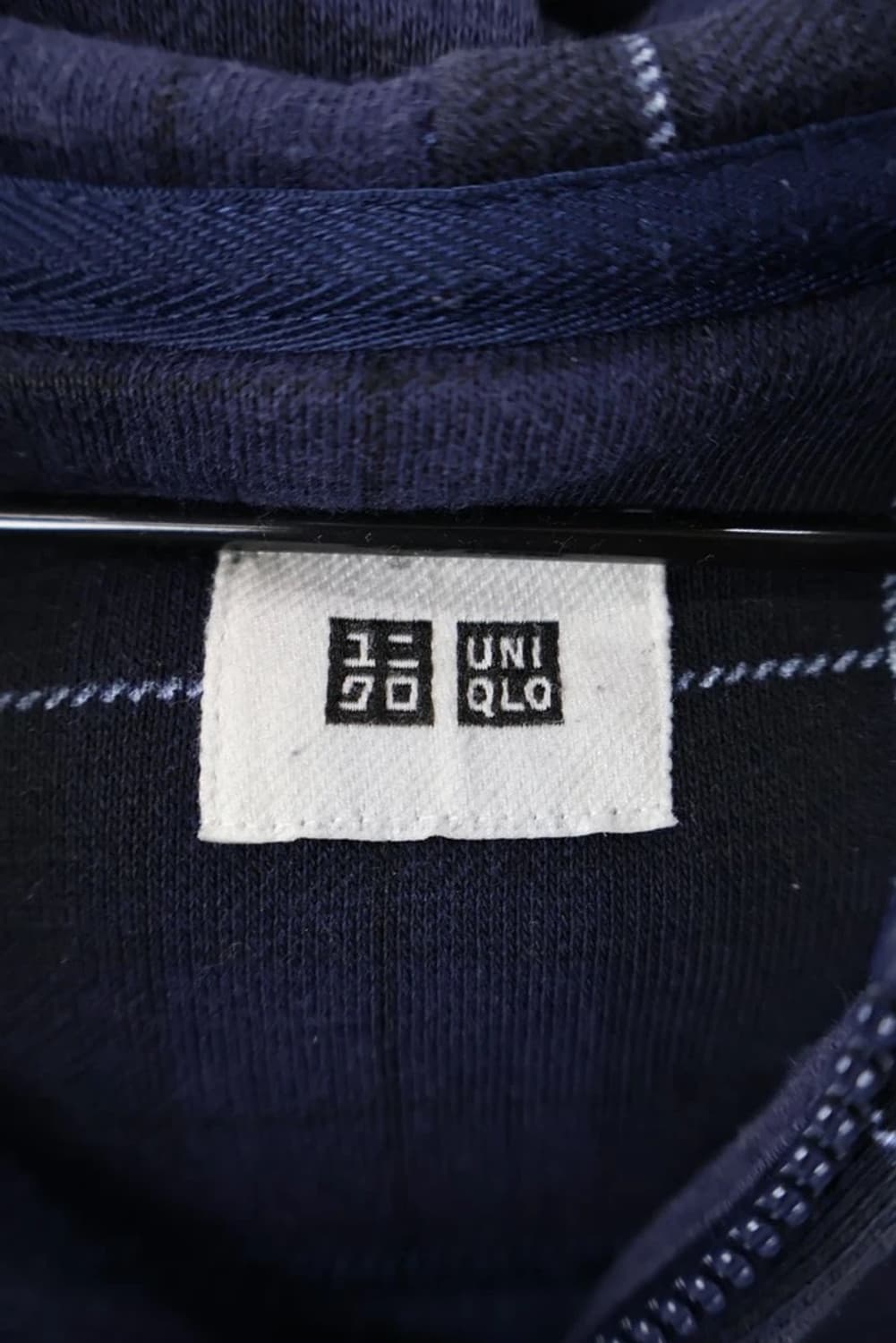 UNIQLO Navy Check Zip Hoodie 상품이미지4