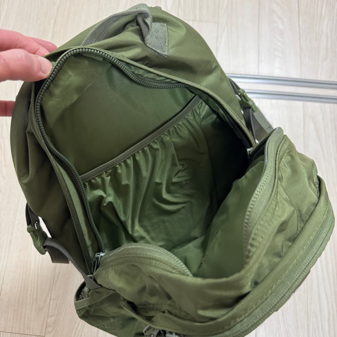 슈프림 백팩 올리브 - 22FW 상품이미지3