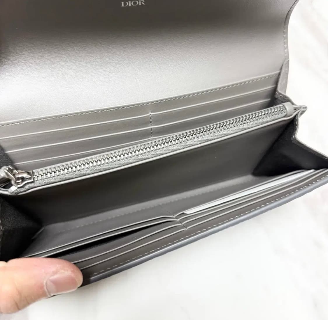 [새상품급] 디올 그래비티 플랩 장지갑 상품이미지5