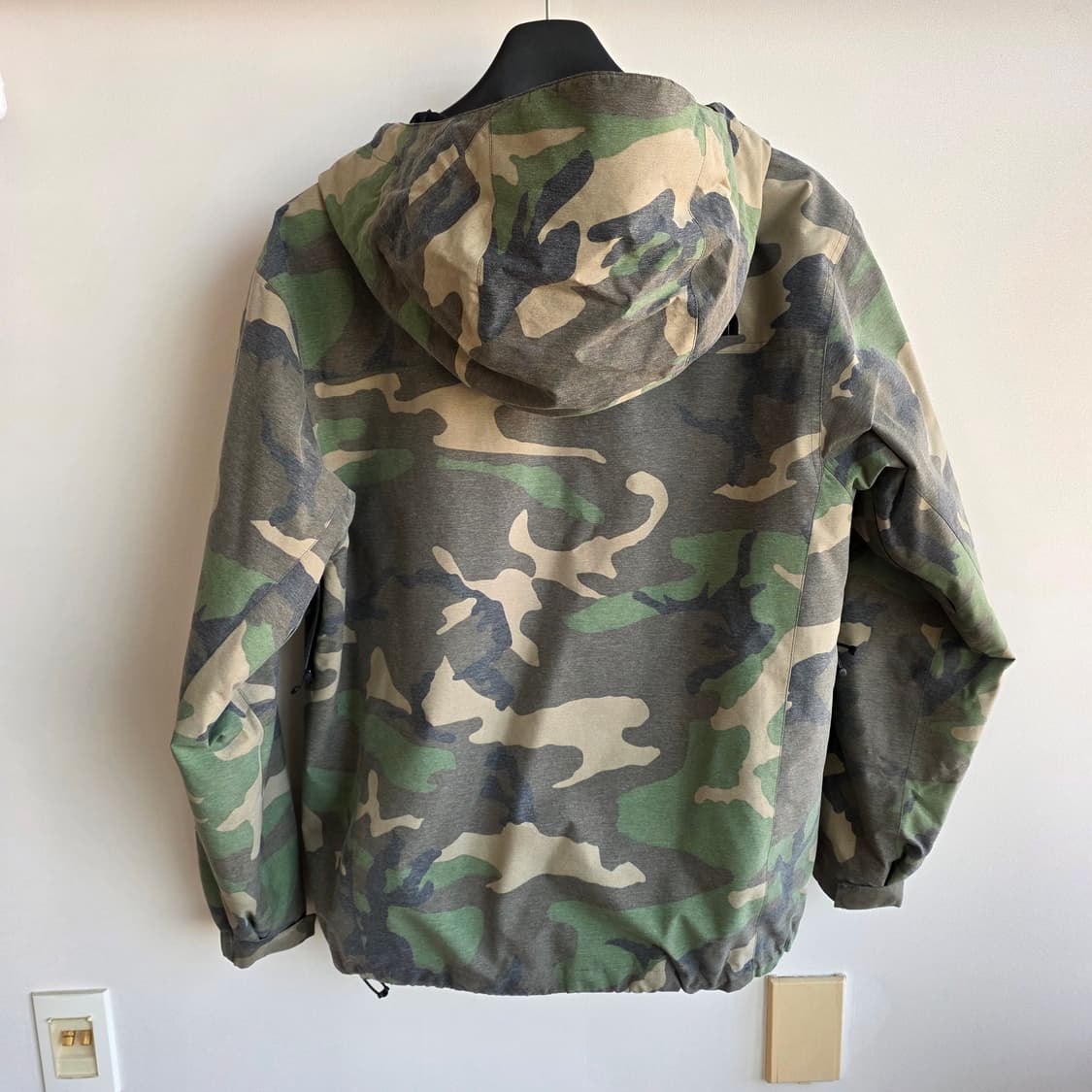 민트급상태!! 일본판 노스페이스 노벨티 카모플라쥬 바람막이 L(105) 상품이미지2