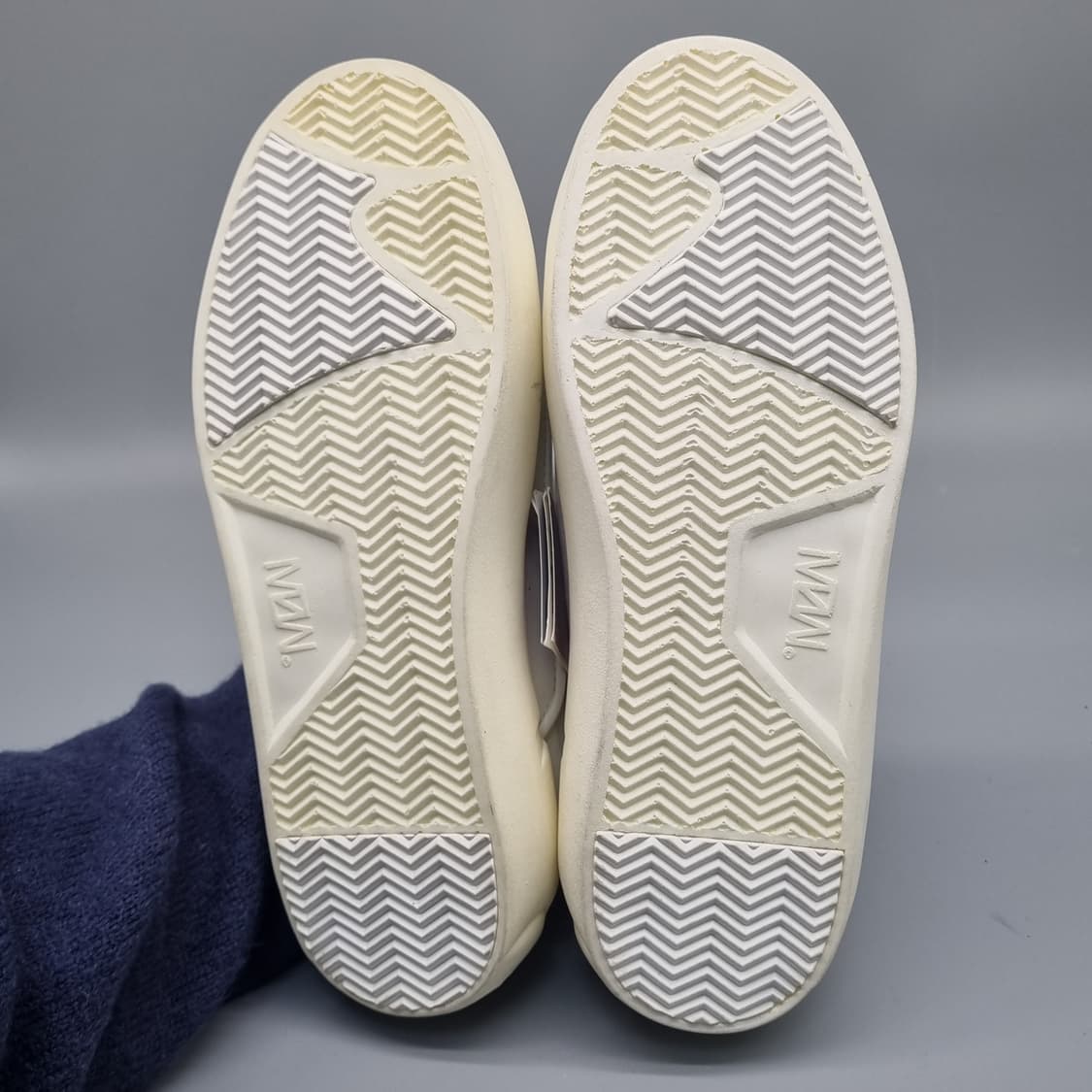 새상품 포즈간츠 남성스니커즈260  상품이미지3