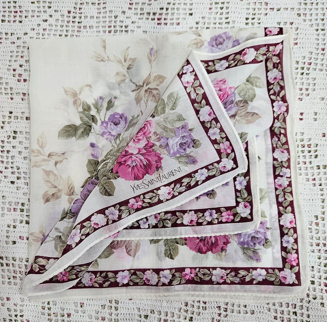 입생로랑 플라워 패턴 손수건 상품이미지1
