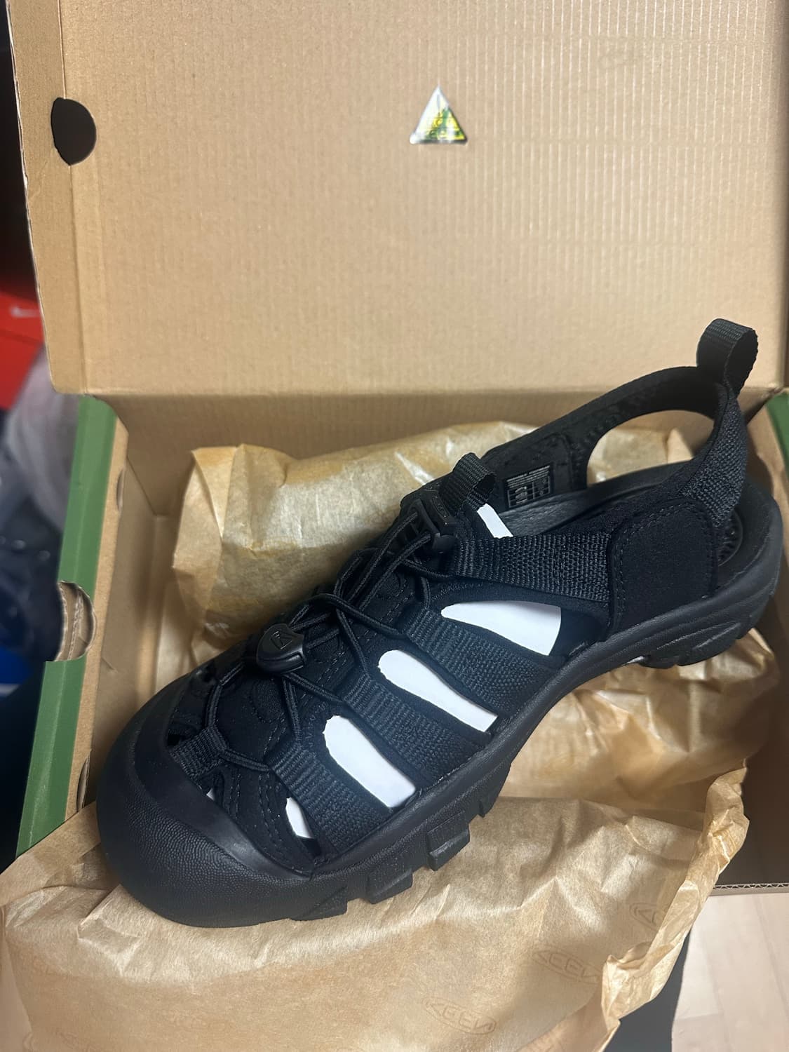 (W) 킨 뉴포트 H2 트리플 블랙 상품이미지2