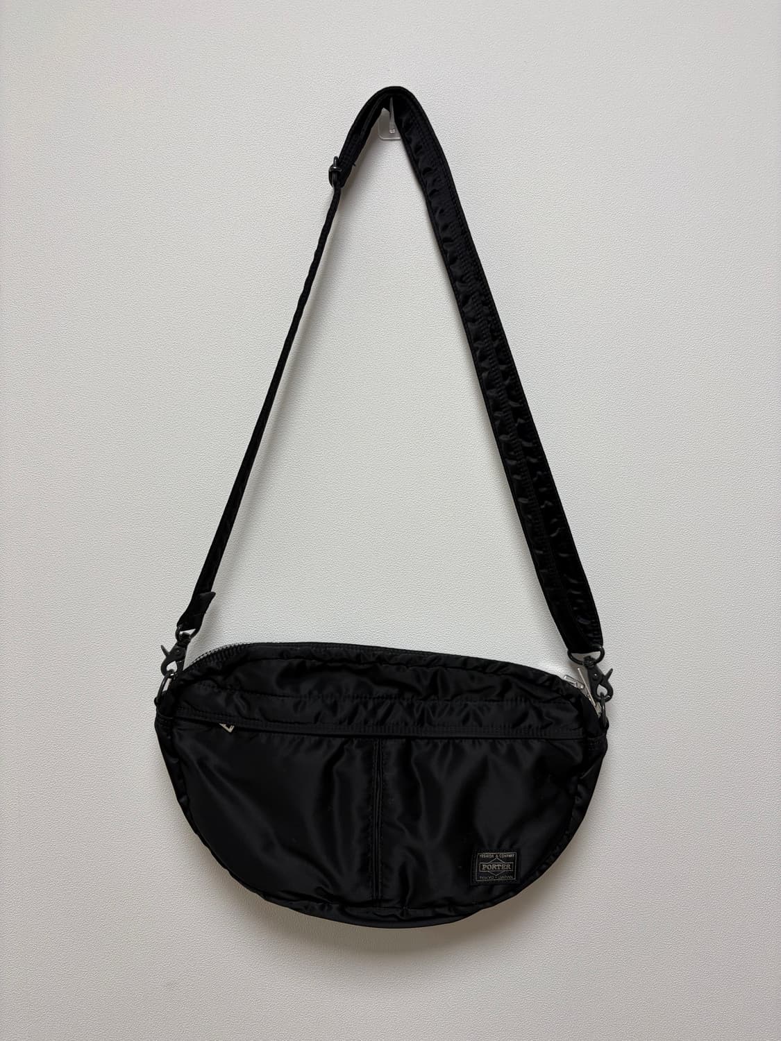 요시다포터  탱커 반달 크로스백 상품이미지2