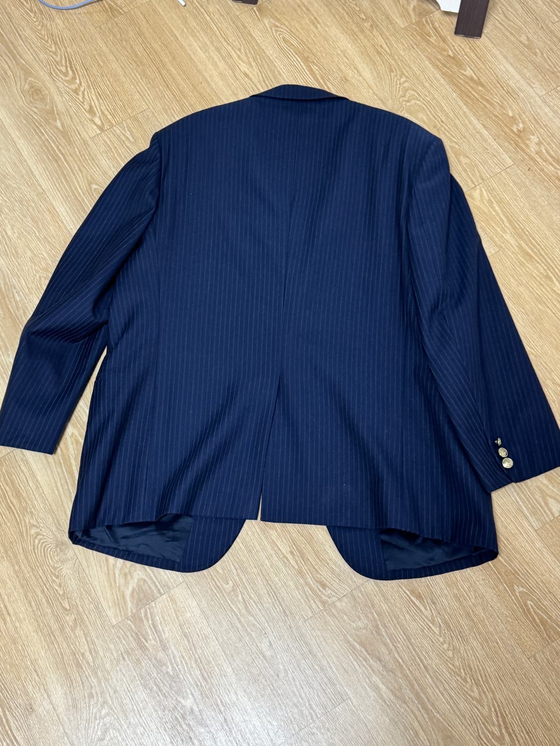 울 100% 핀 스트라이프 금장 블레이저 상품이미지3