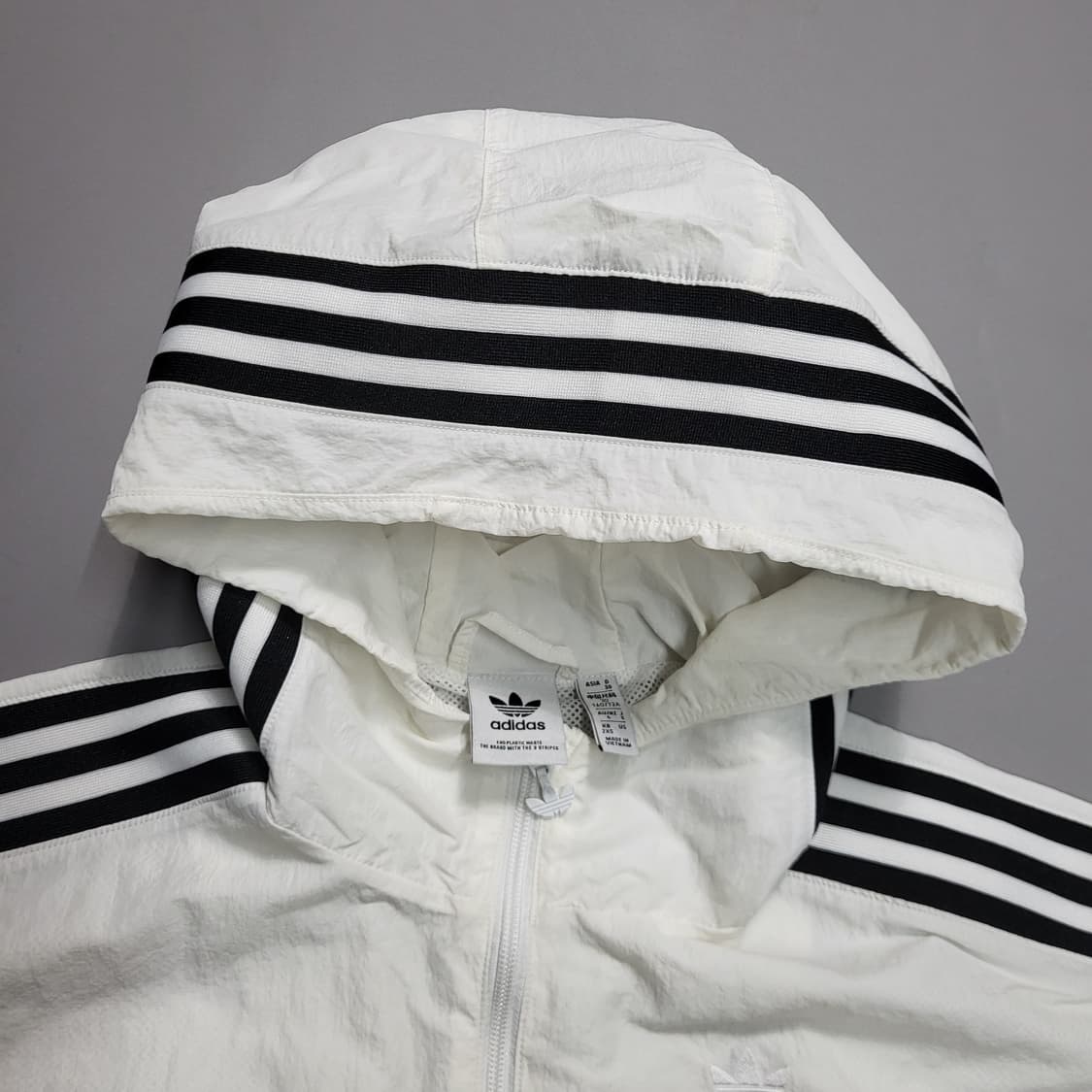 아디다스 빅로고 크롭 우븐 윈드브레이커 상품이미지3