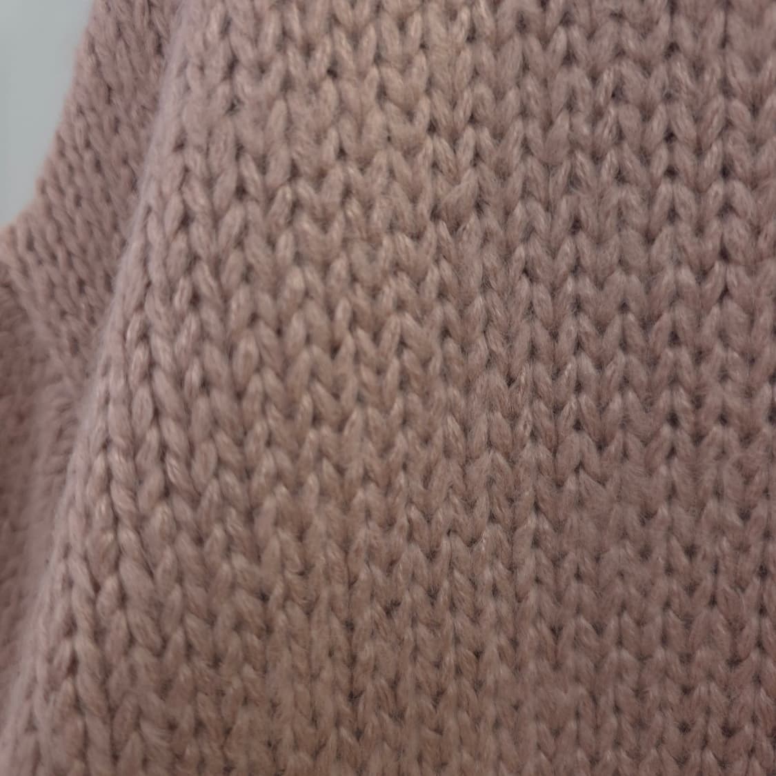 핑크 오픈백 하이넥 루즈핏 니트 상품이미지9