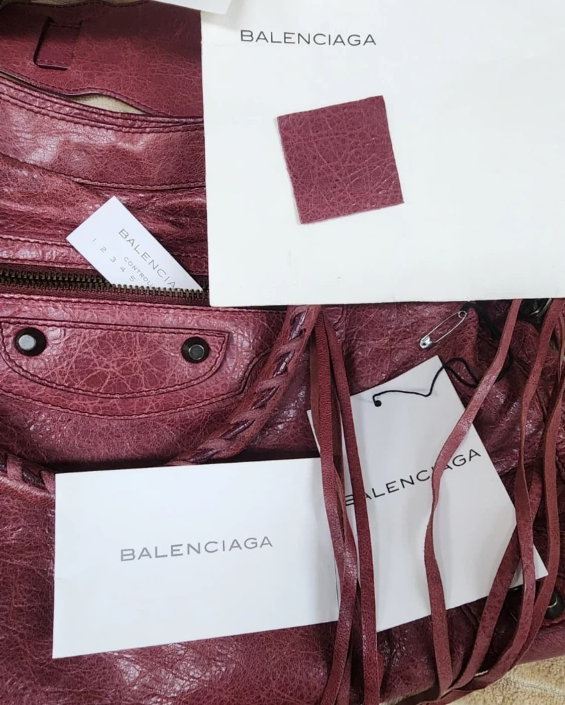 발렌시아가 모터백 시티백 버건디 상품이미지3