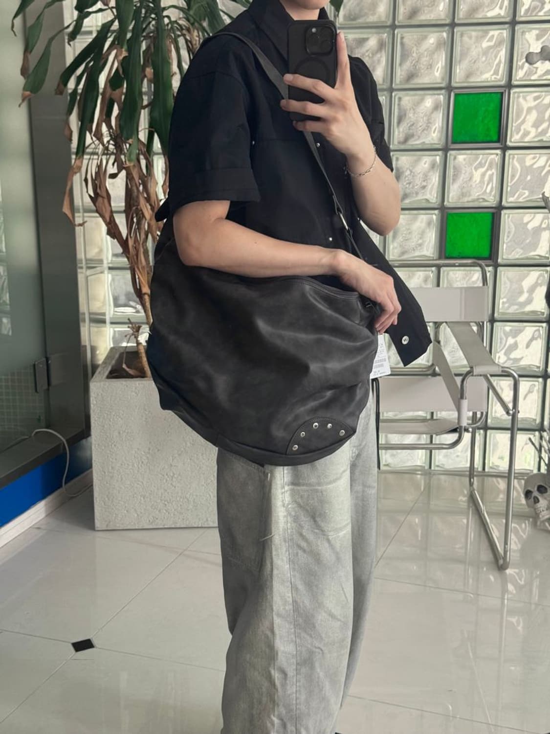 SHOULDER BAG 가죽 스터드 라운드 숄더백 상품이미지3