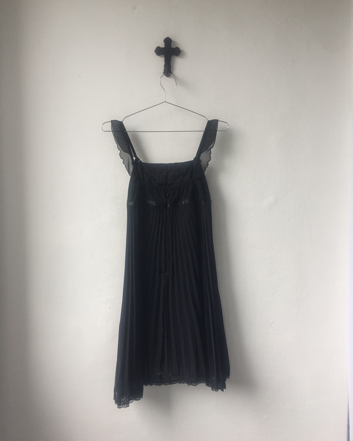Lace point frill pleats sleeveless onepi 상품이미지3