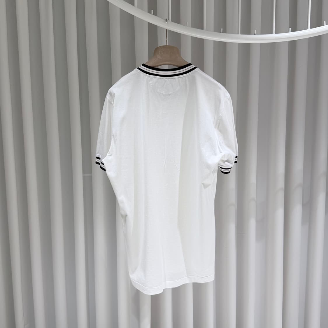 (A+/L) / 브루넬로쿠치넬리 스트라이프 트리밍 코튼 저지 반팔 티셔츠 상품이미지5