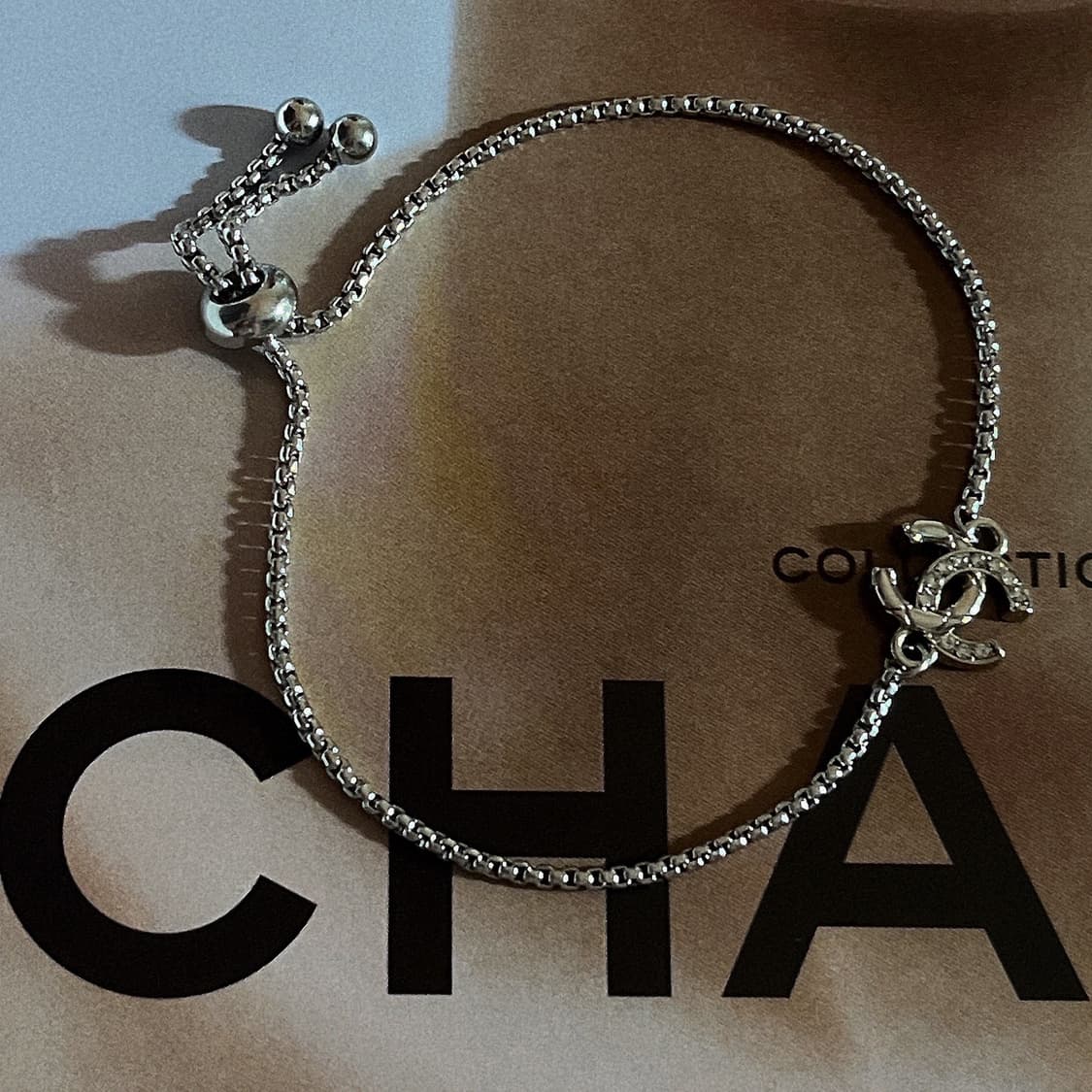 샤넬 cc 로고 슬라이딩 볼 팔찌 상품이미지3