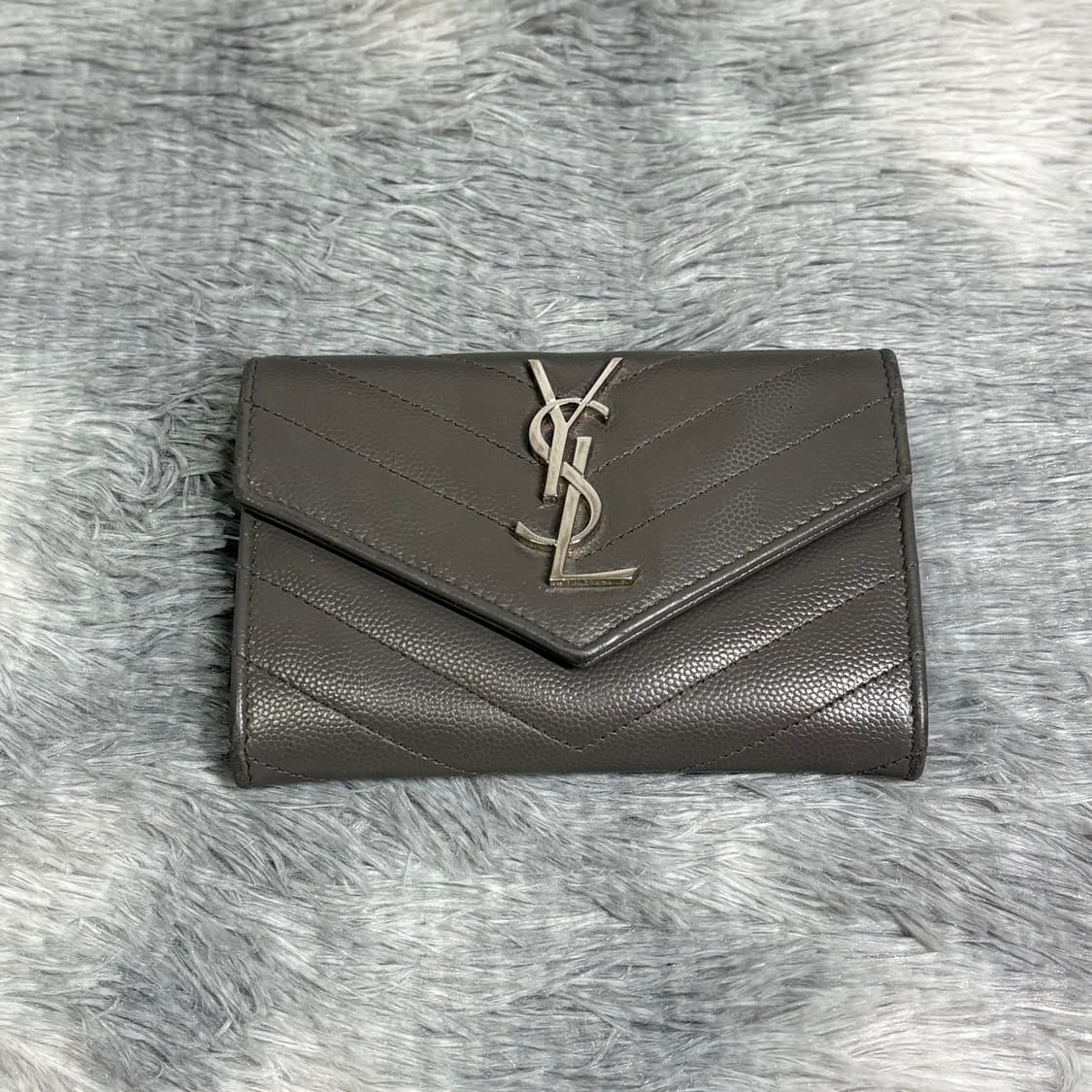 입생로랑 엔벨로프 반지갑 그레이 상품이미지1