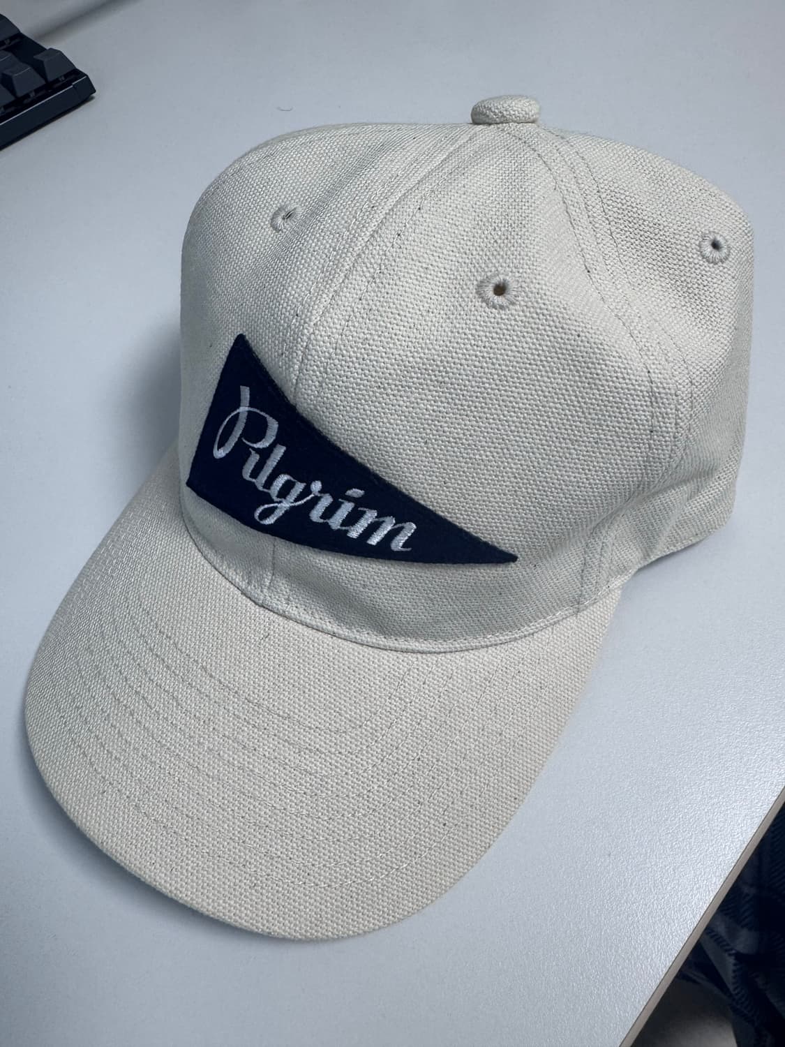 필그림(pilgrim) 크림색 모자 상품이미지1